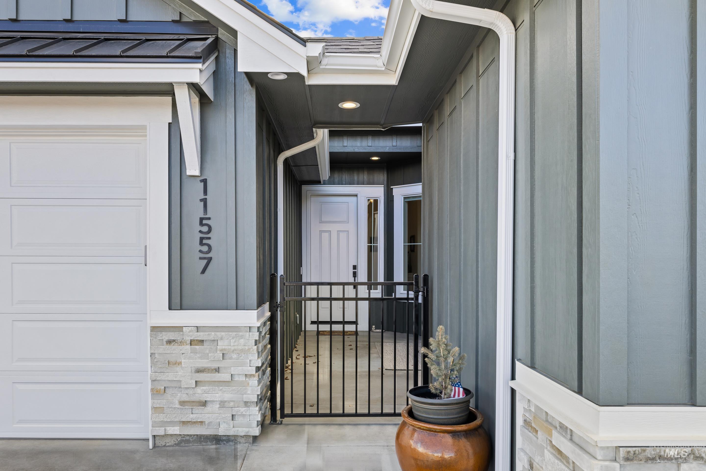 11557 W Soaring Hawk Street Property Photo 6