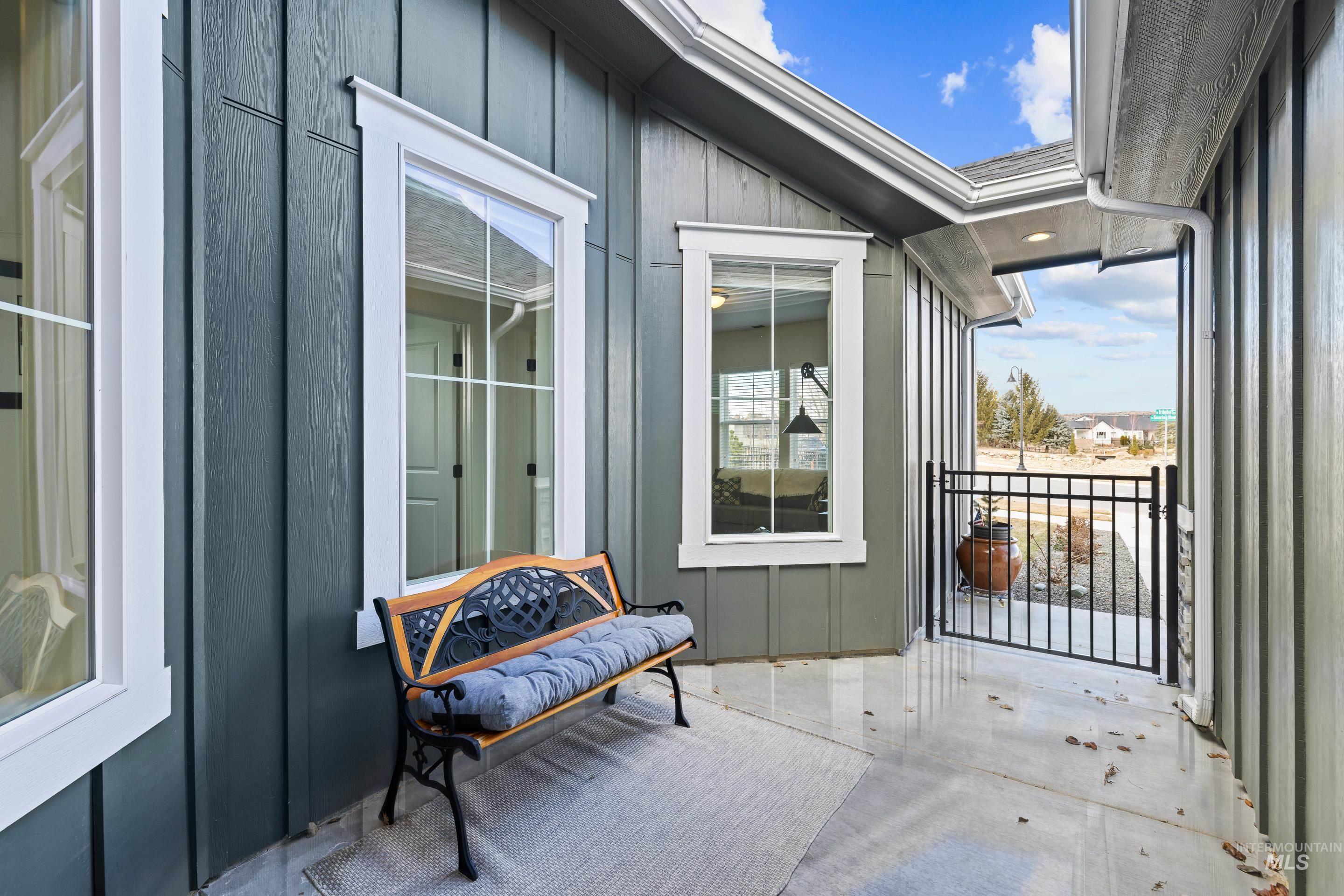 11557 W Soaring Hawk Street Property Photo 8