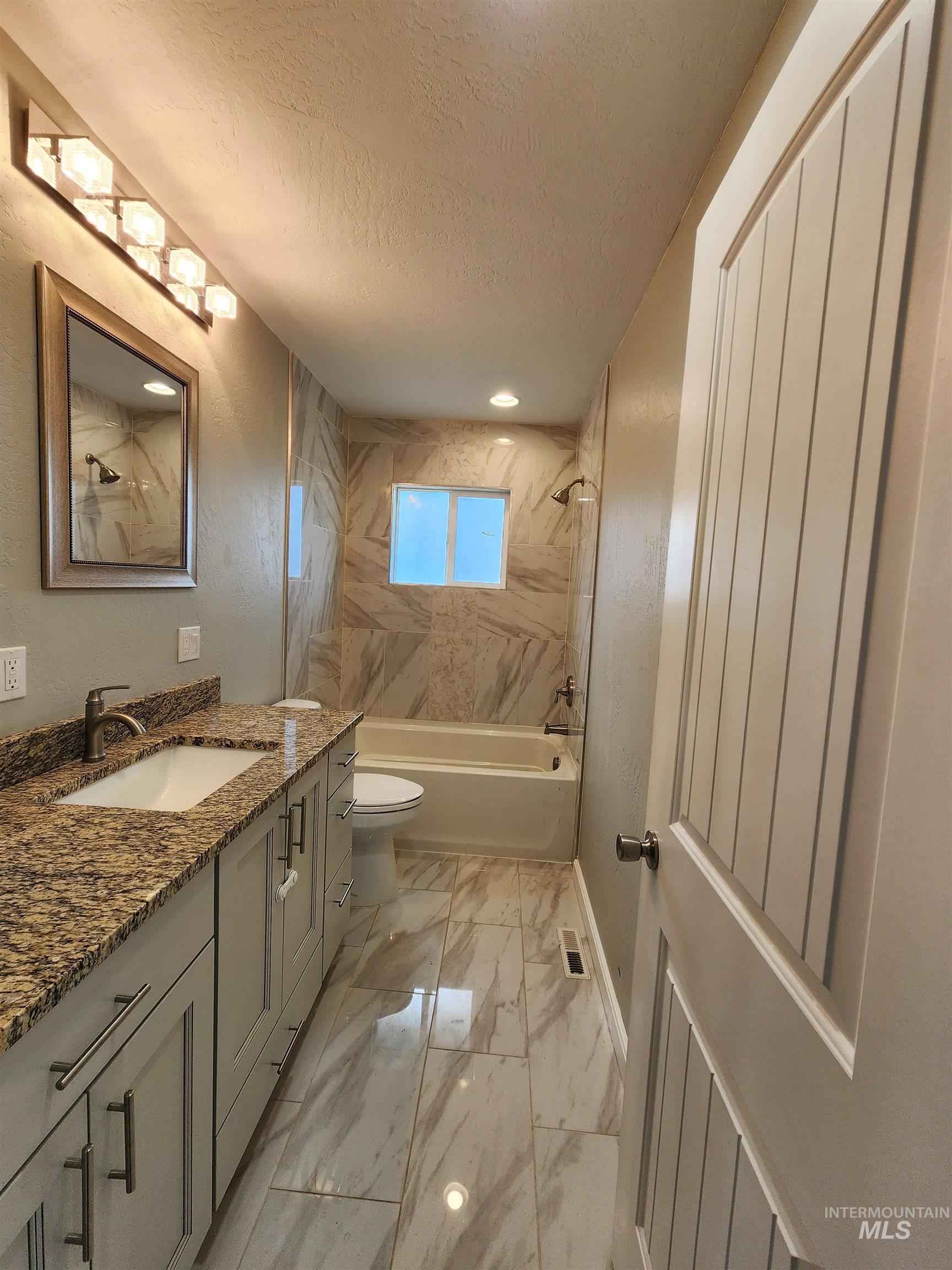 905 15th Drive Property Photo 10