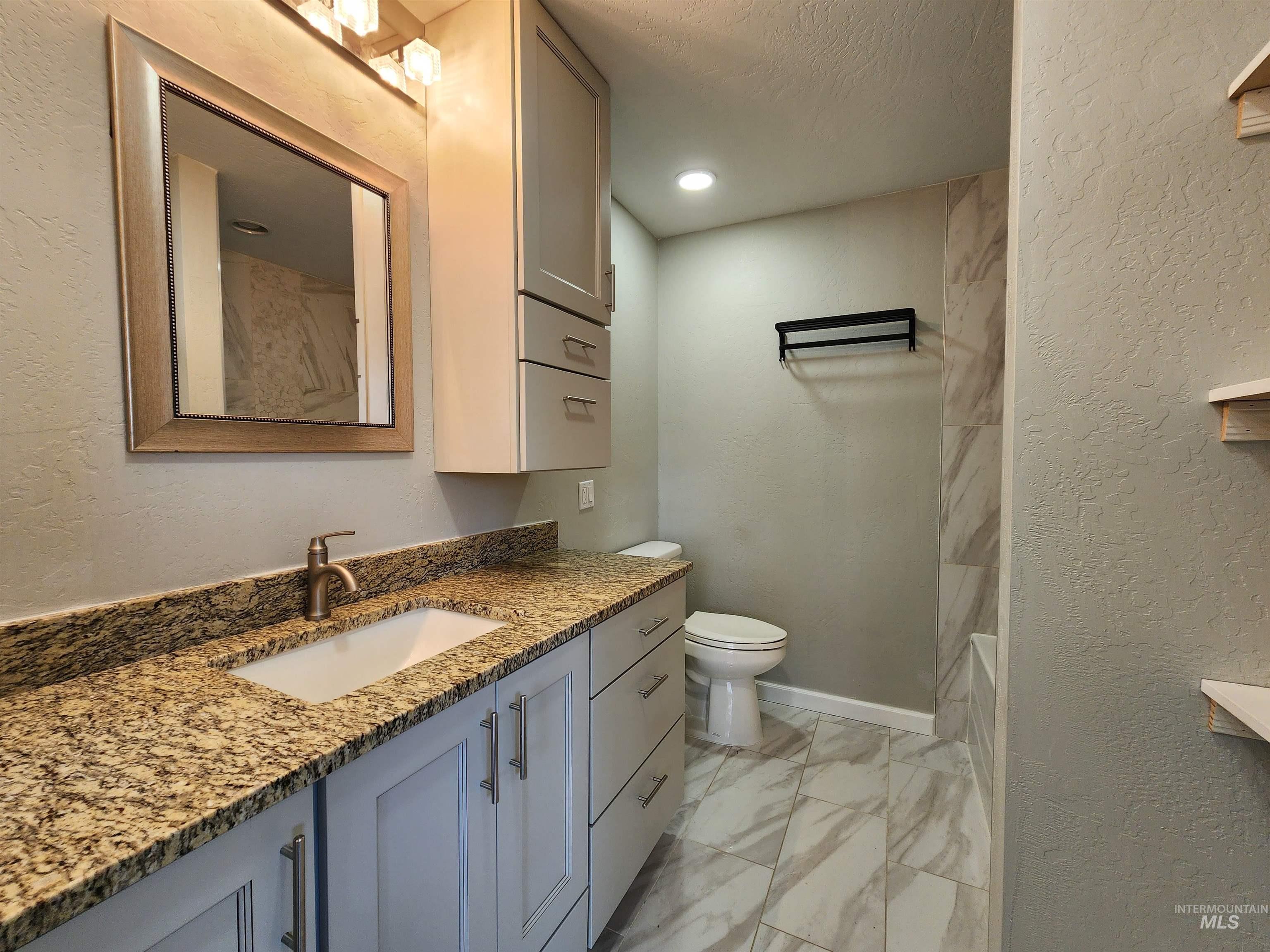 905 15th Drive Property Photo 12