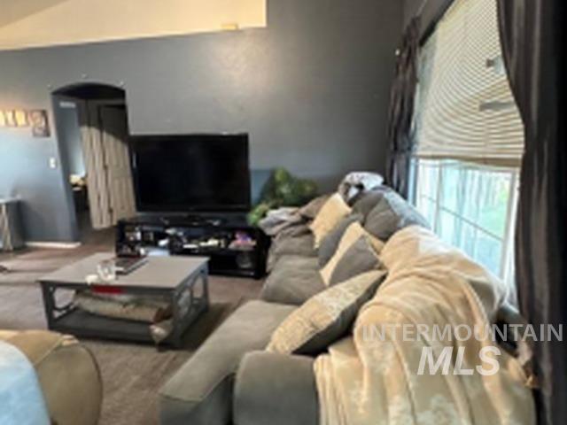 3816 Bennington St Property Photo 5