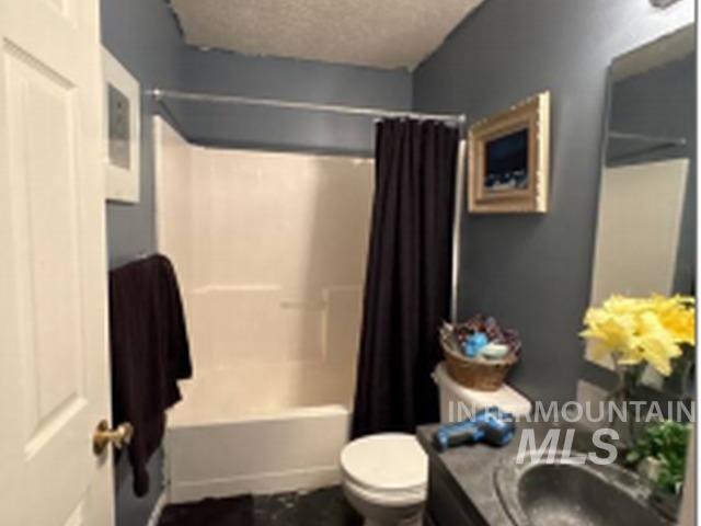 3816 Bennington St Property Photo 13
