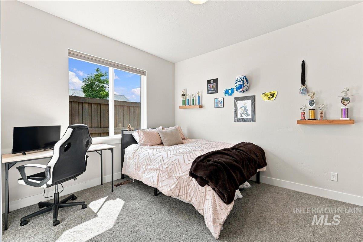 1895 E Spire Street Property Photo 18