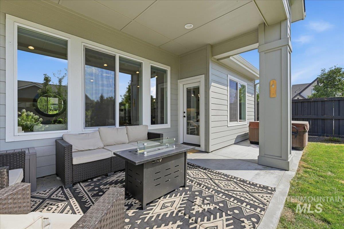1895 E Spire Street Property Photo 23