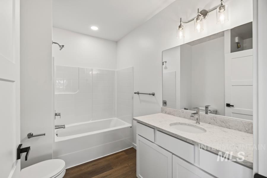 1298 Edington Property Photo 32