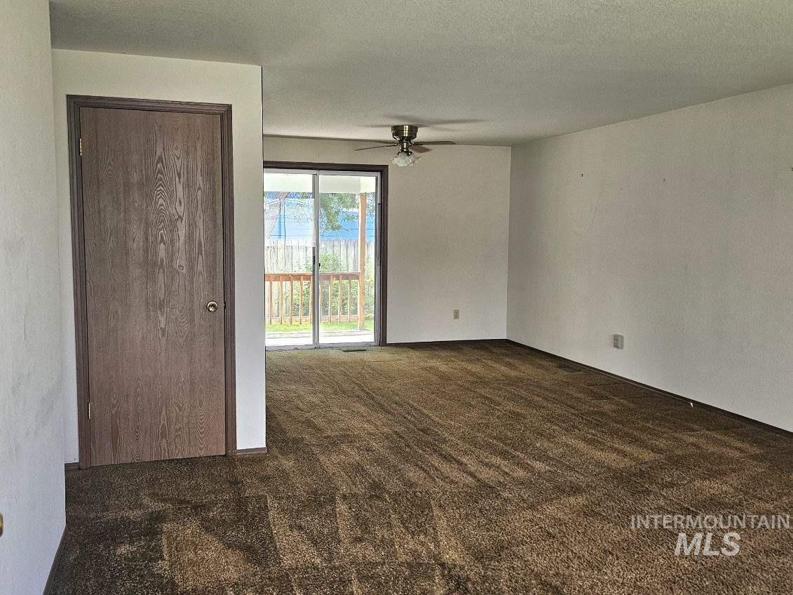1152 Sweetwood Cir Property Photo 5