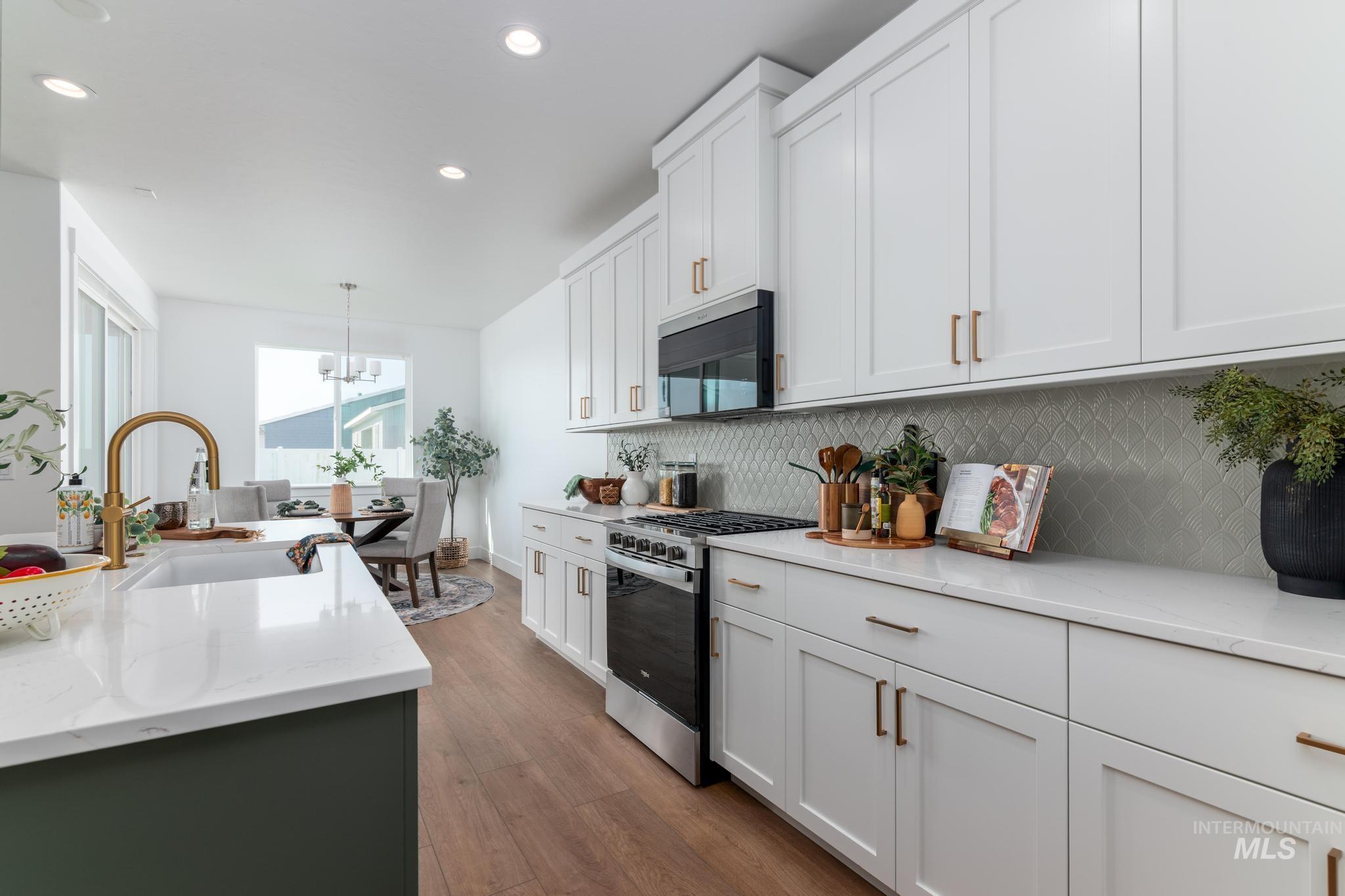 1927 W Arya St Property Photo 7