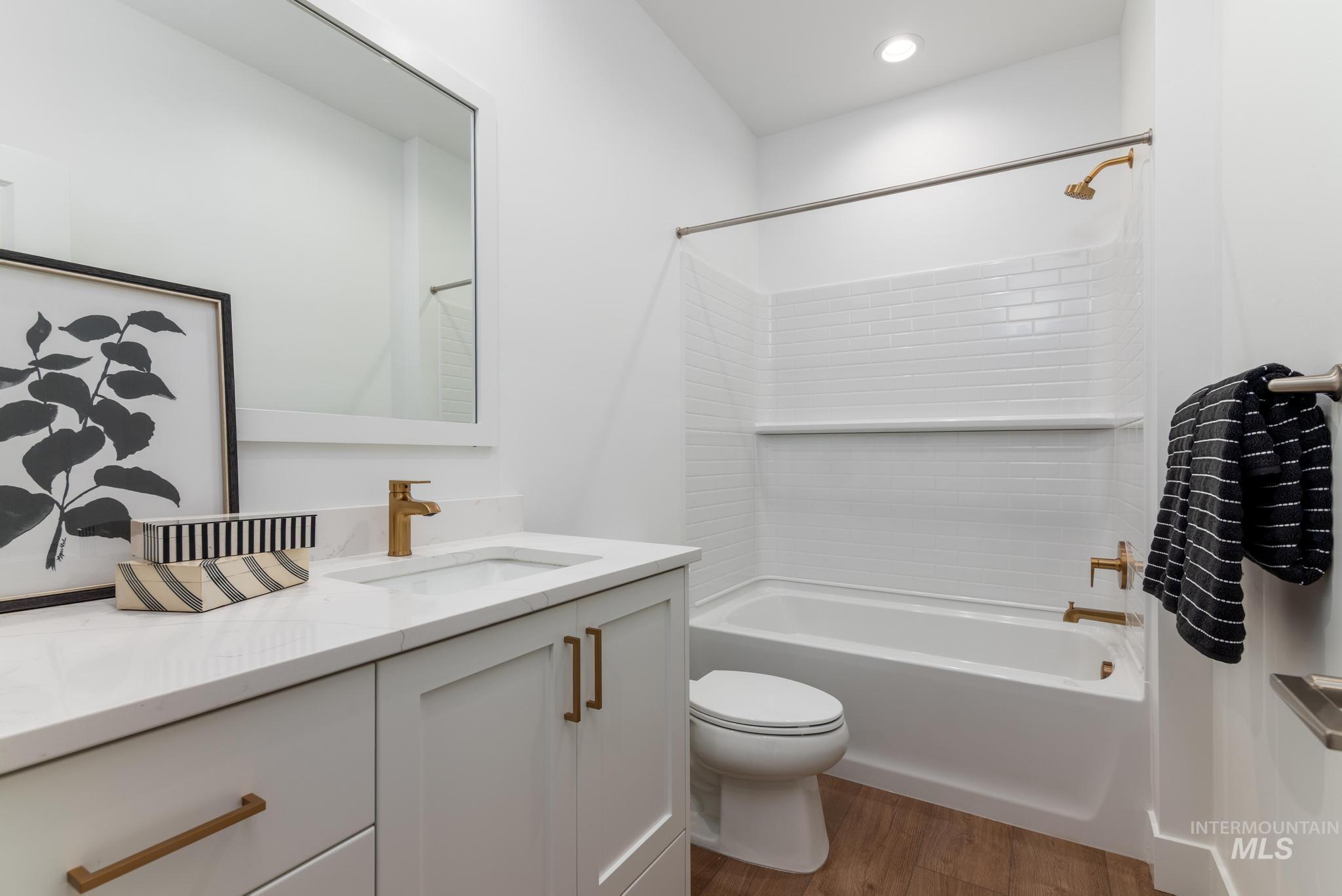 1927 W Arya St Property Photo 9