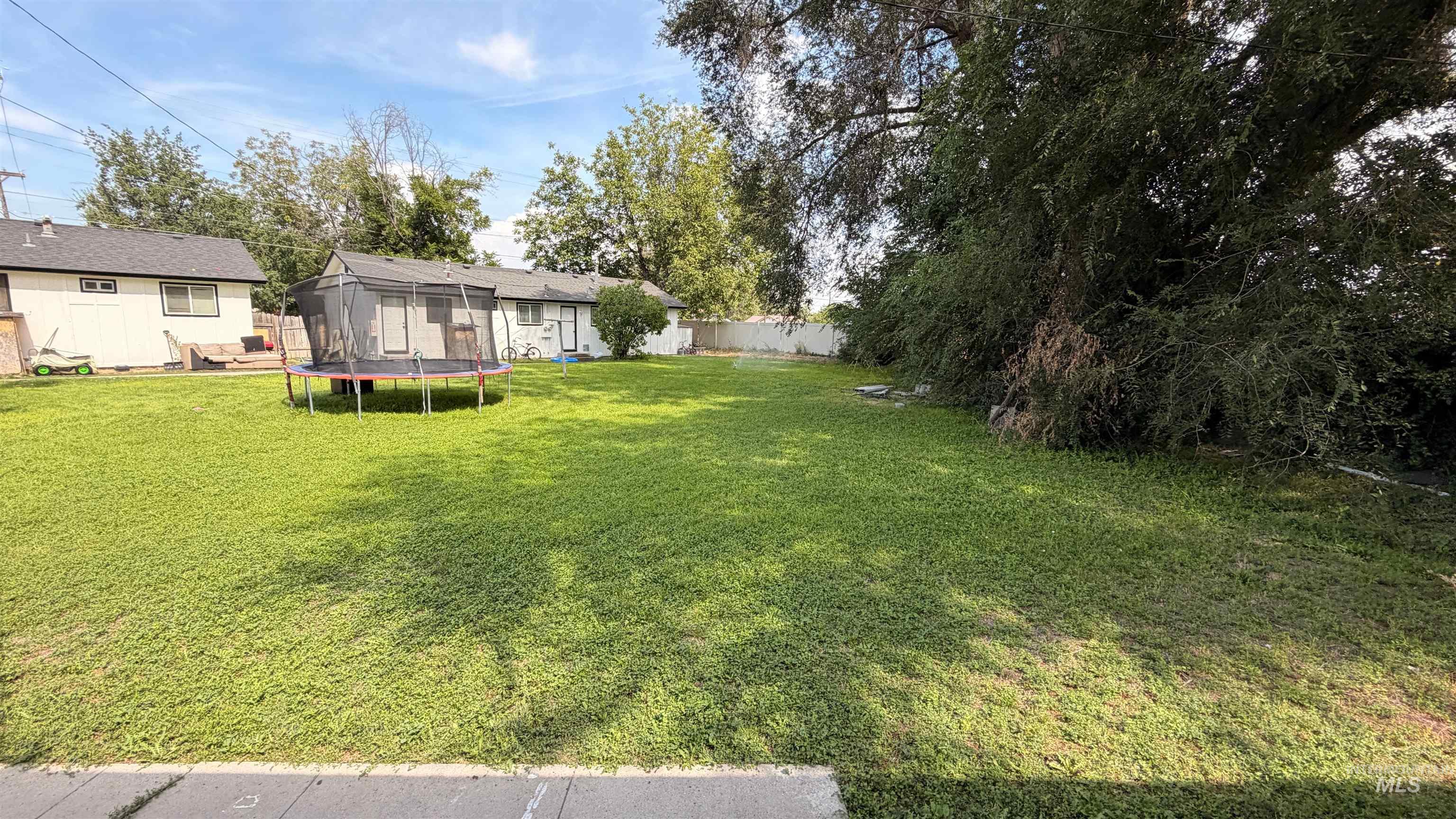 934 11th Ave N Property Photo 5