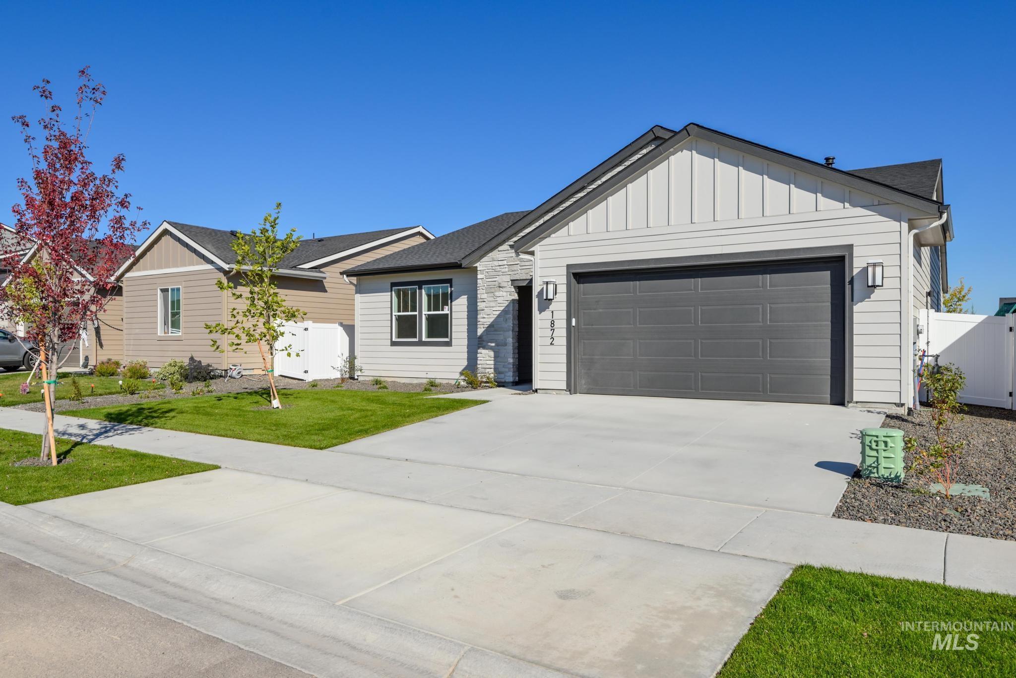 1872 W Arya St Property Photo 3