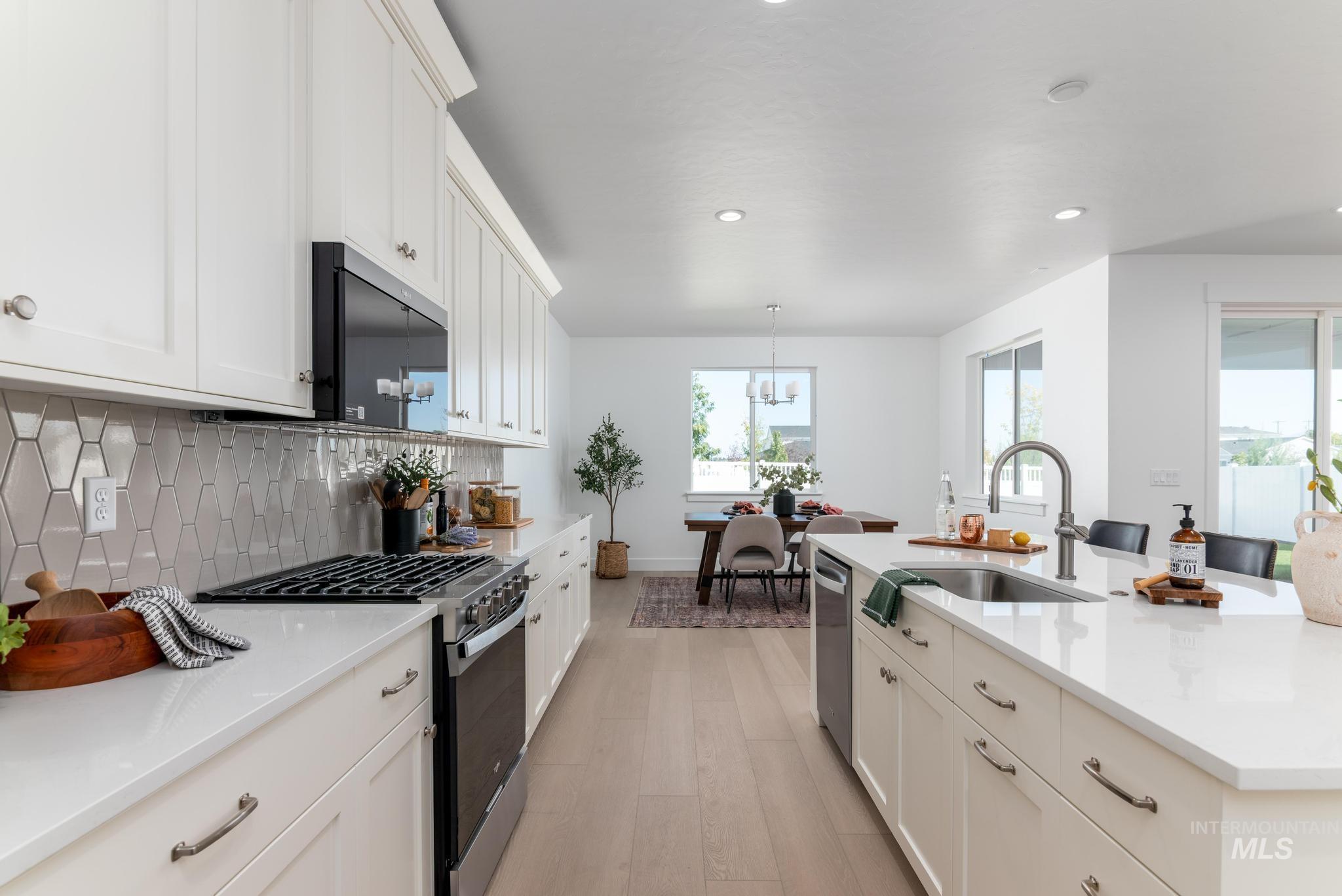 1872 W Arya St Property Photo 13