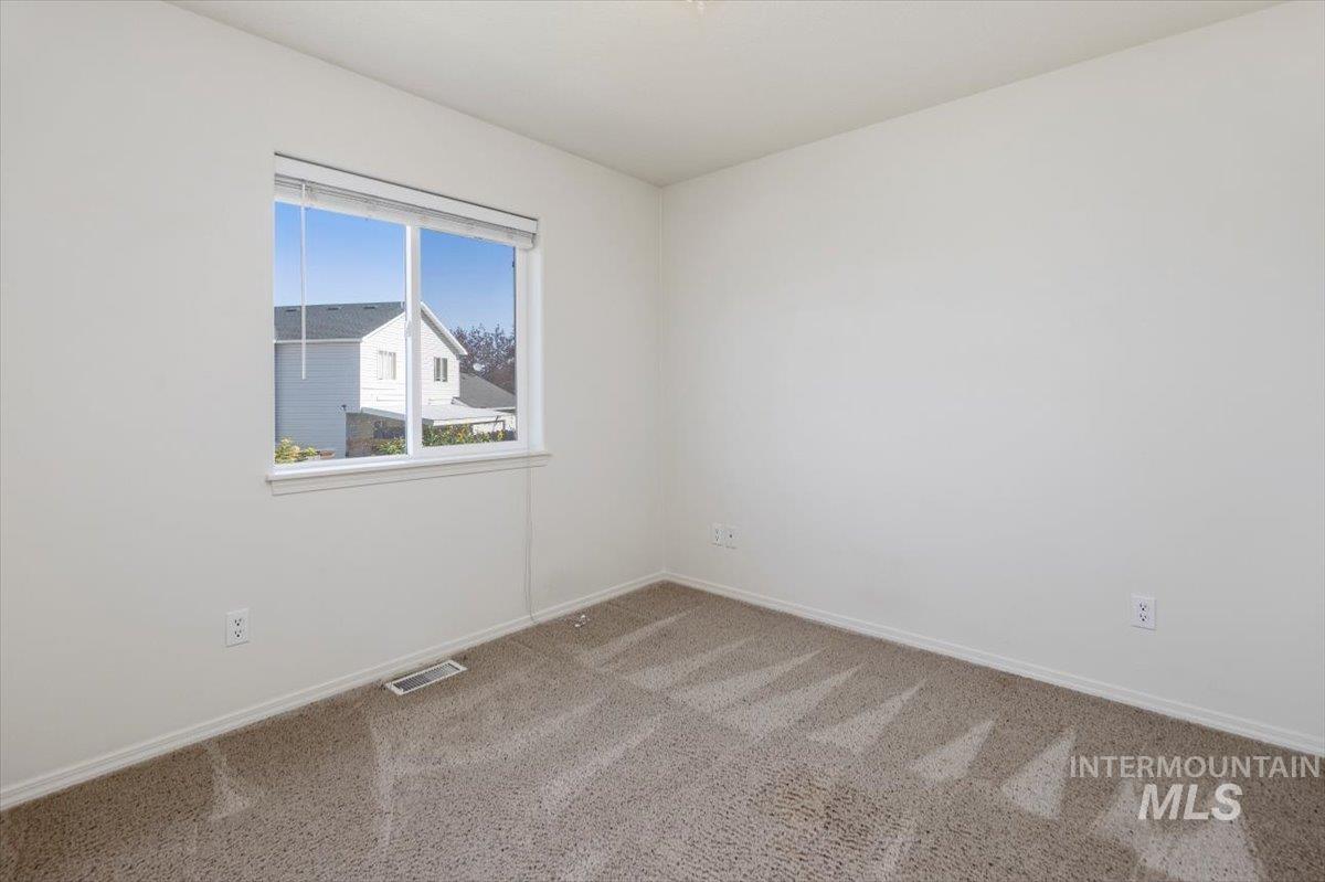 555 Hunter Ave Property Photo 16
