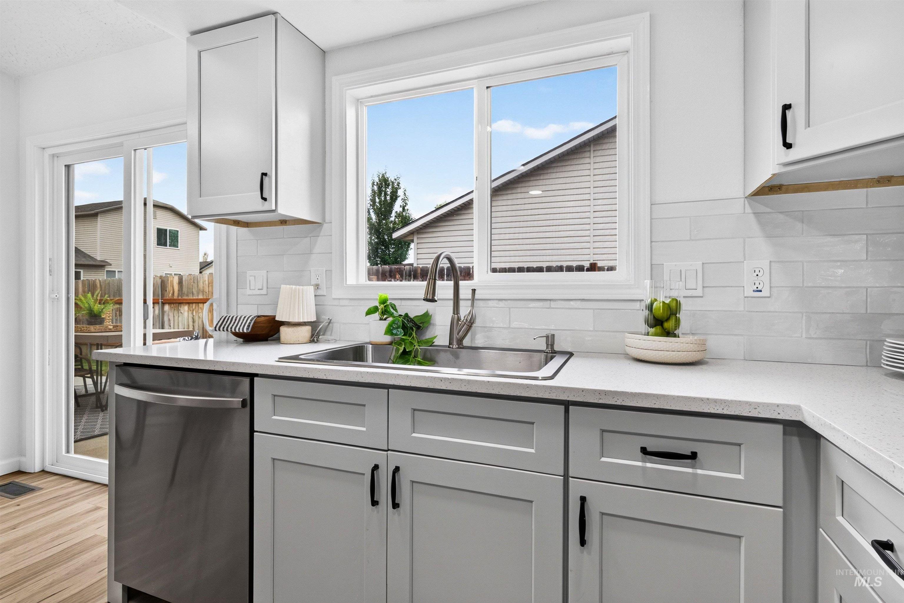 1405 Boundary Street Property Photo 3