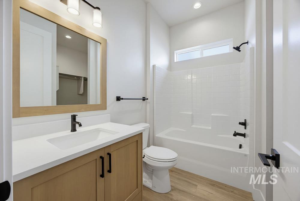 2141 E Thea Dr Property Photo 16
