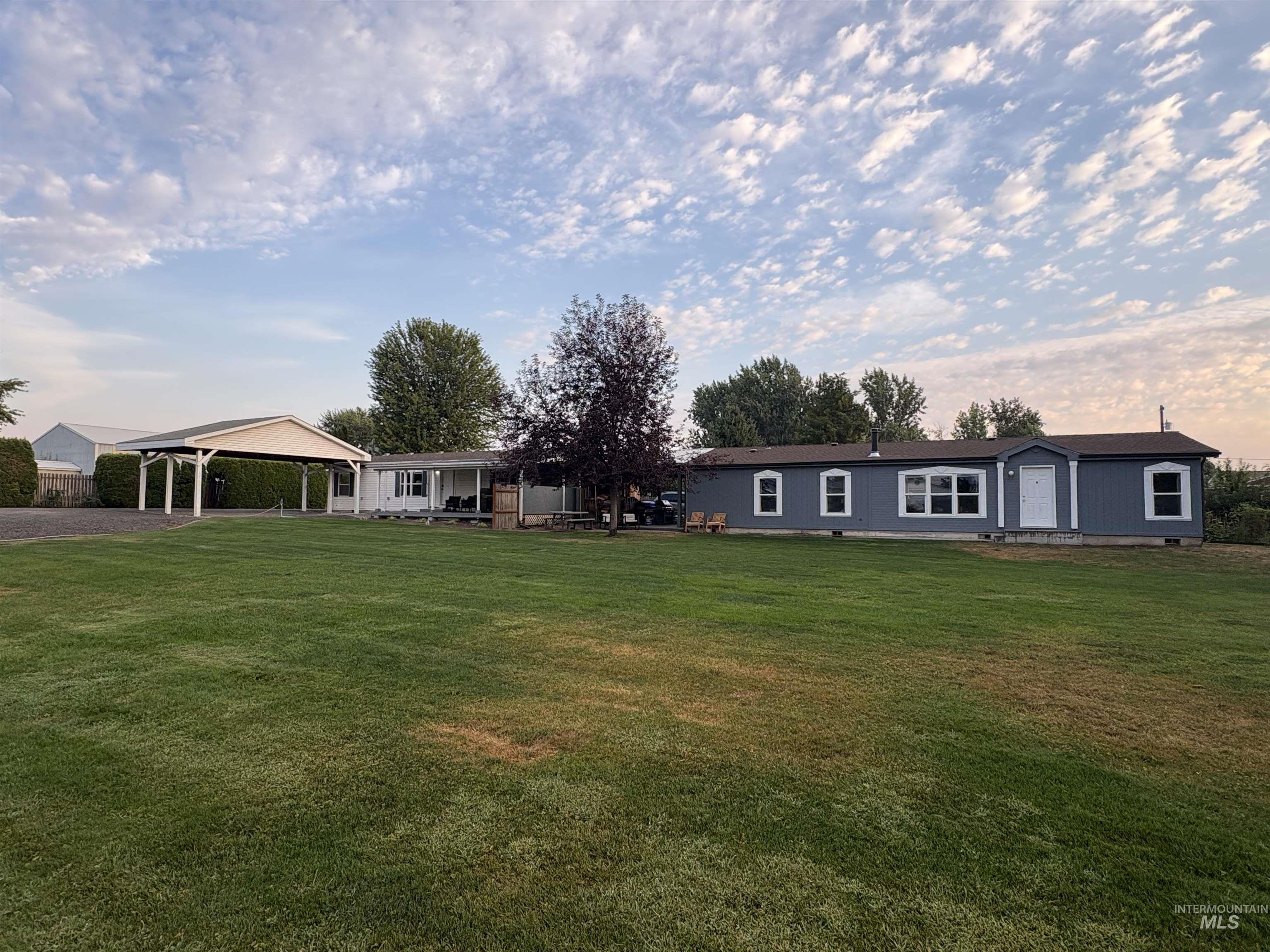 1630 Birch Ave #a & #b Property Photo 1