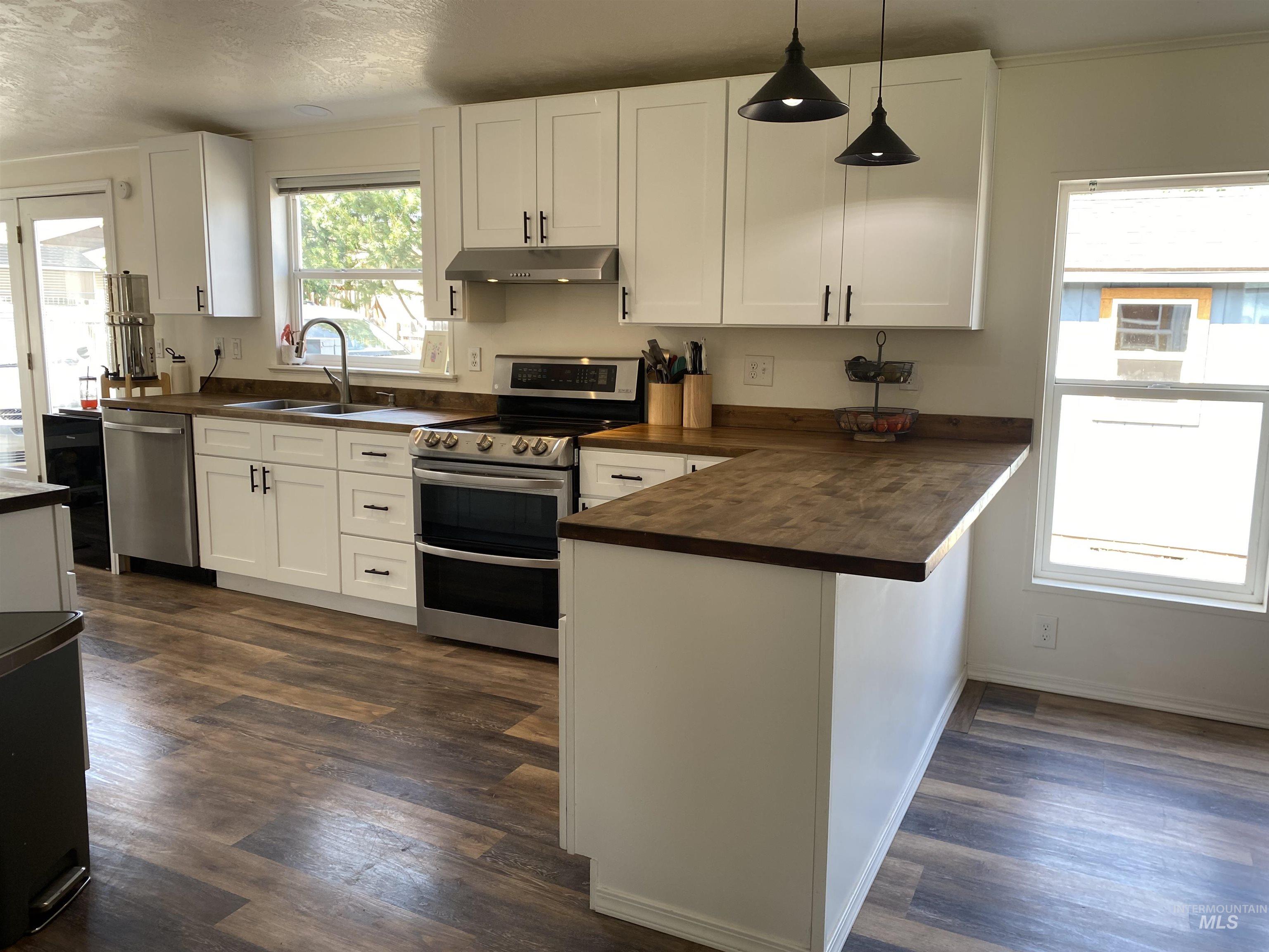 1630 Birch Ave #a & #b Property Photo 7