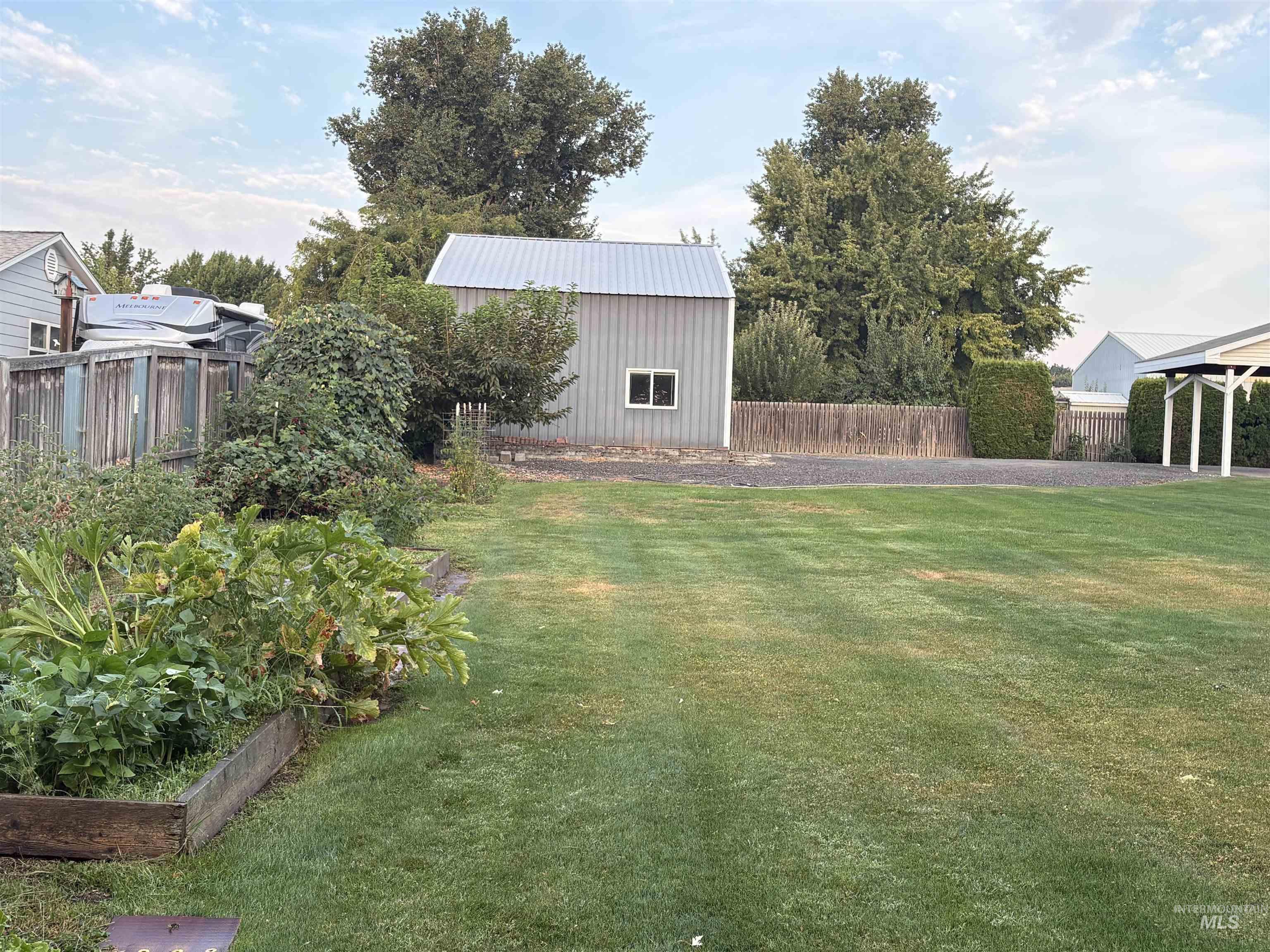 1630 Birch Ave #a & #b Property Photo 32