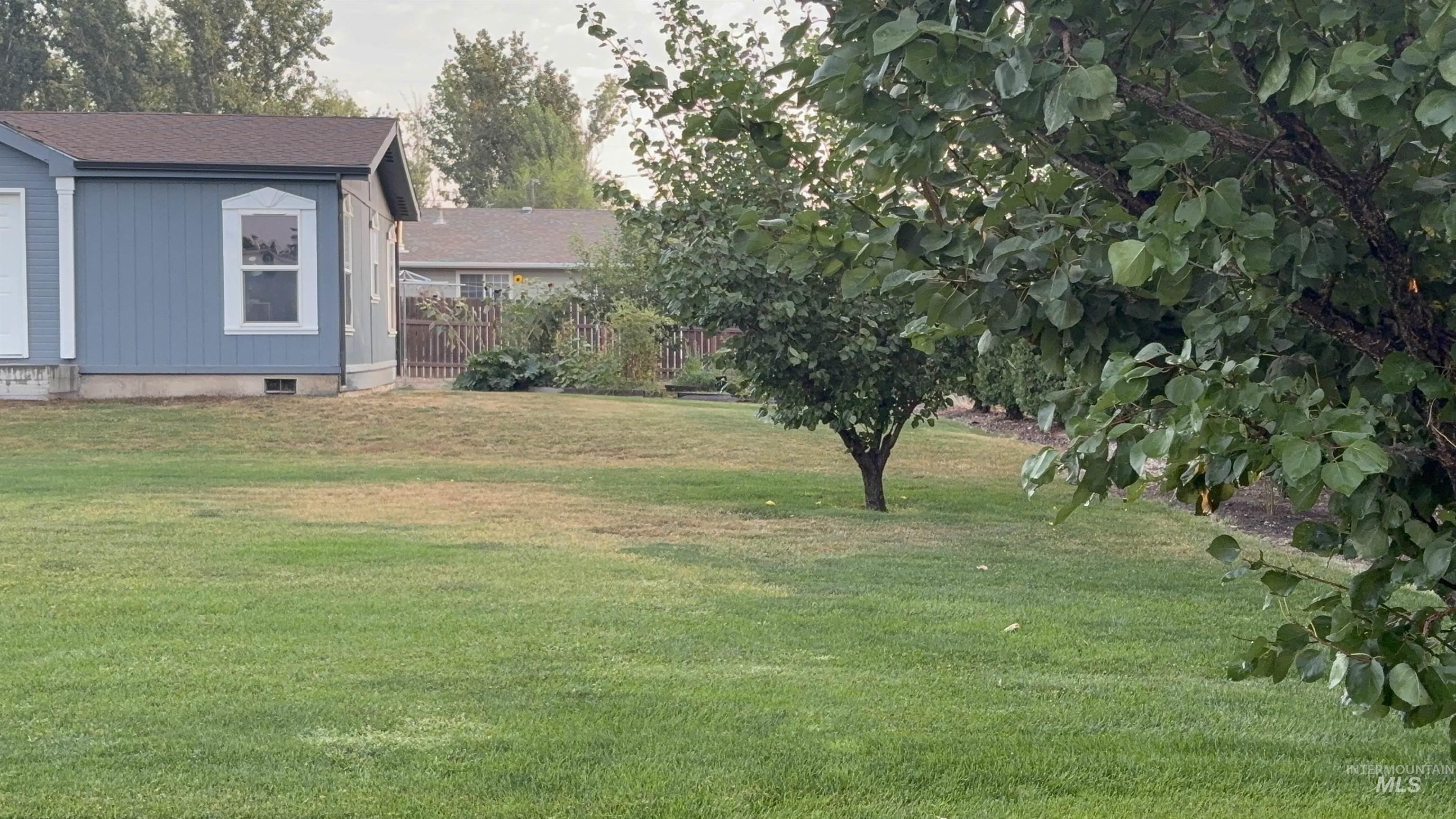 1630 Birch Ave #a & #b Property Photo 33