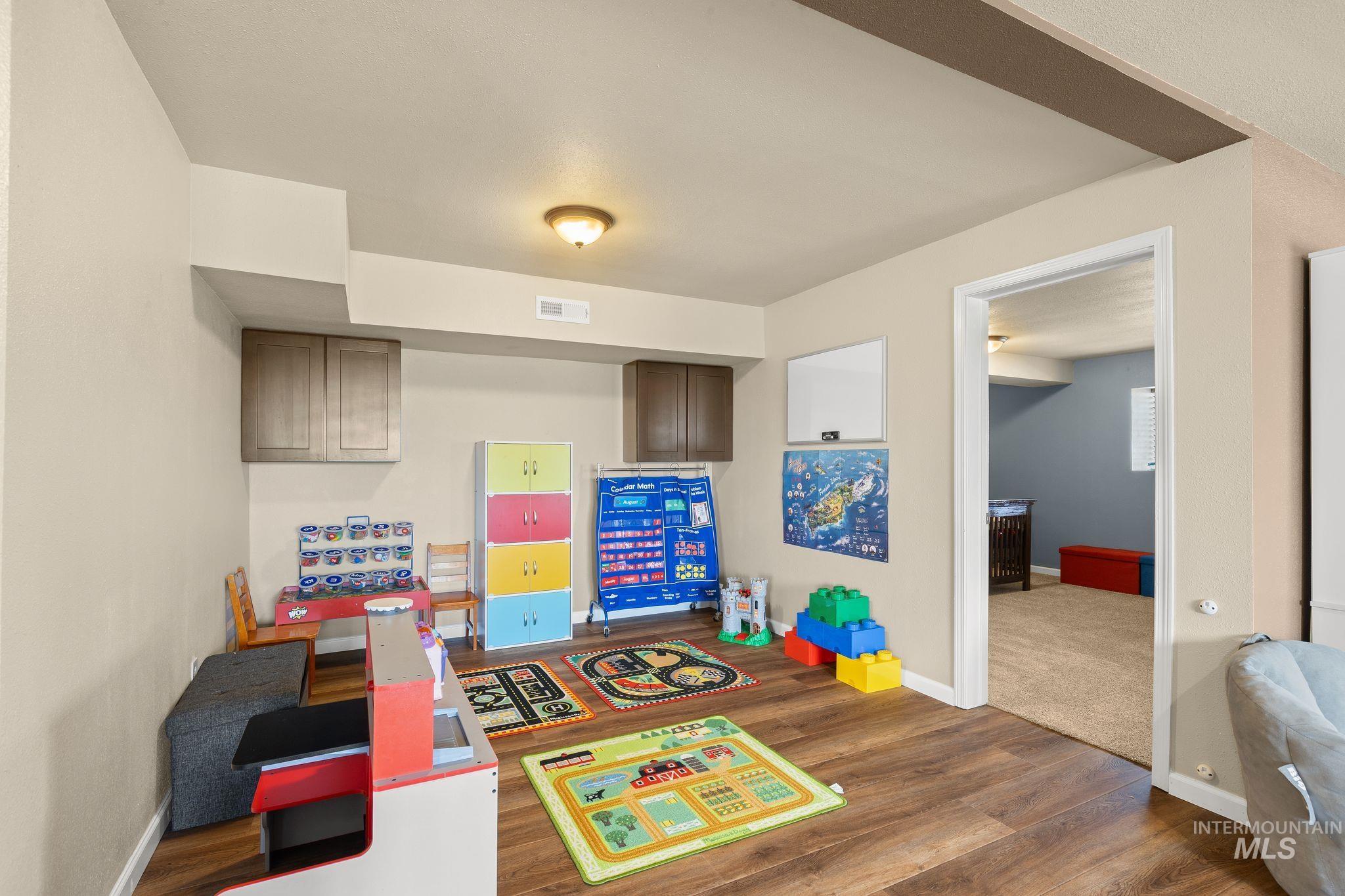 999 Amity Lane Property Photo 33