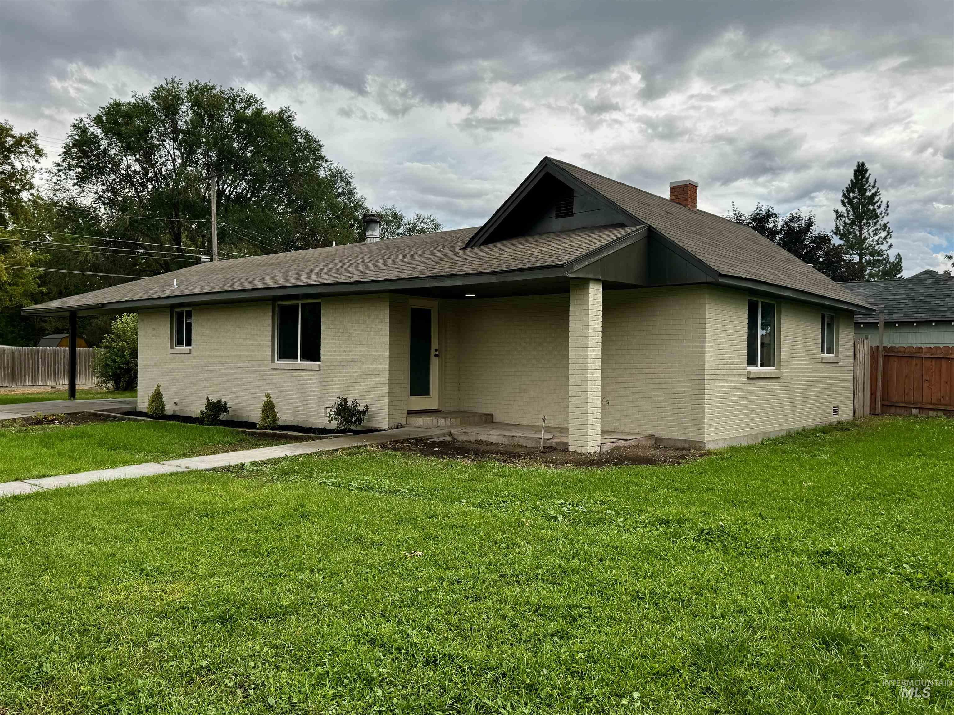1801 Hansen Ave Property Photo 1