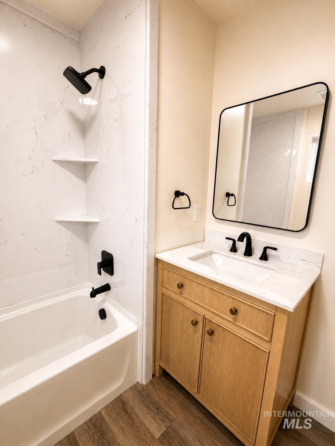 1801 Hansen Ave Property Photo 8