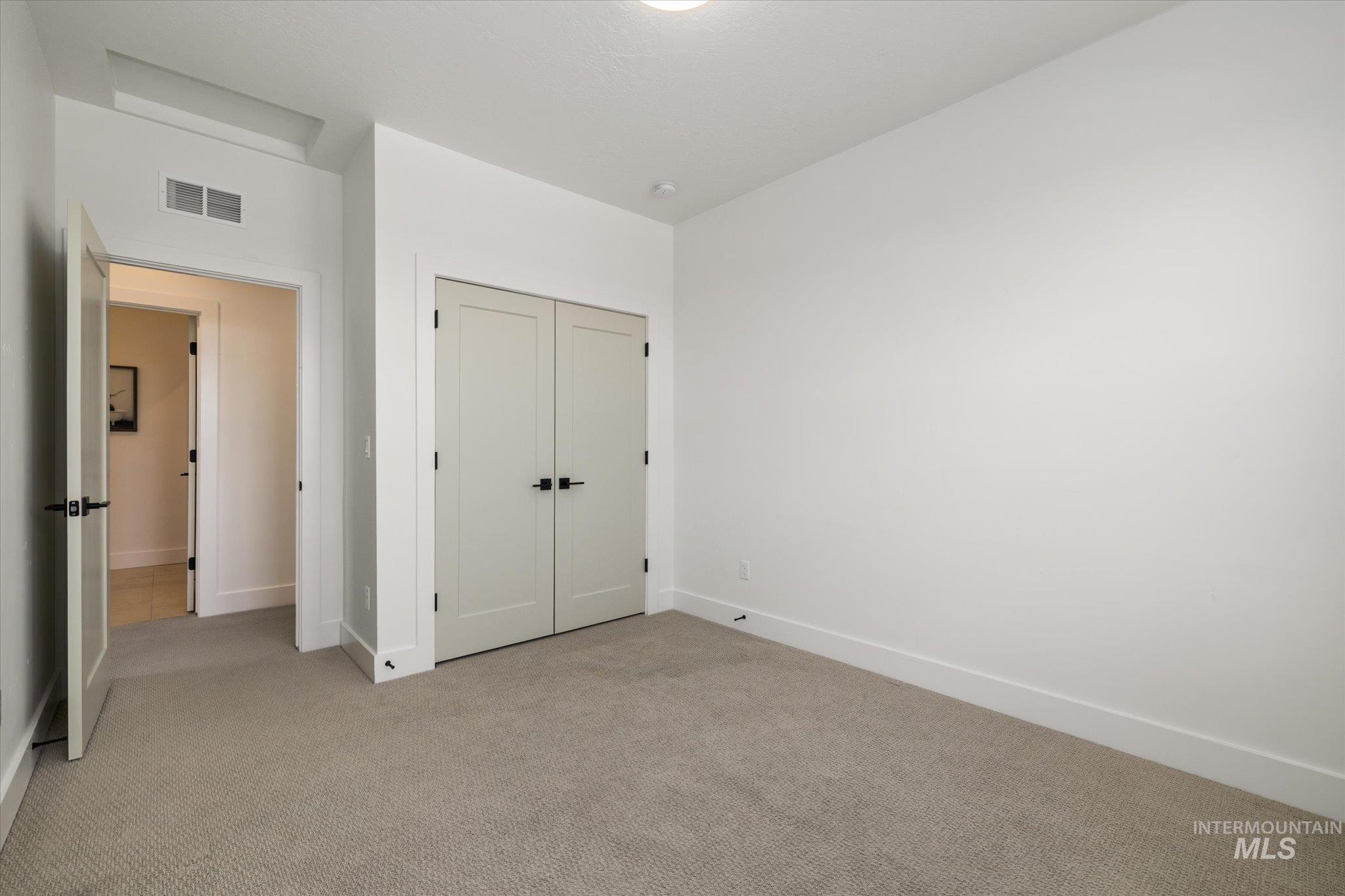 6416 S Astoria Ave Property Photo 41