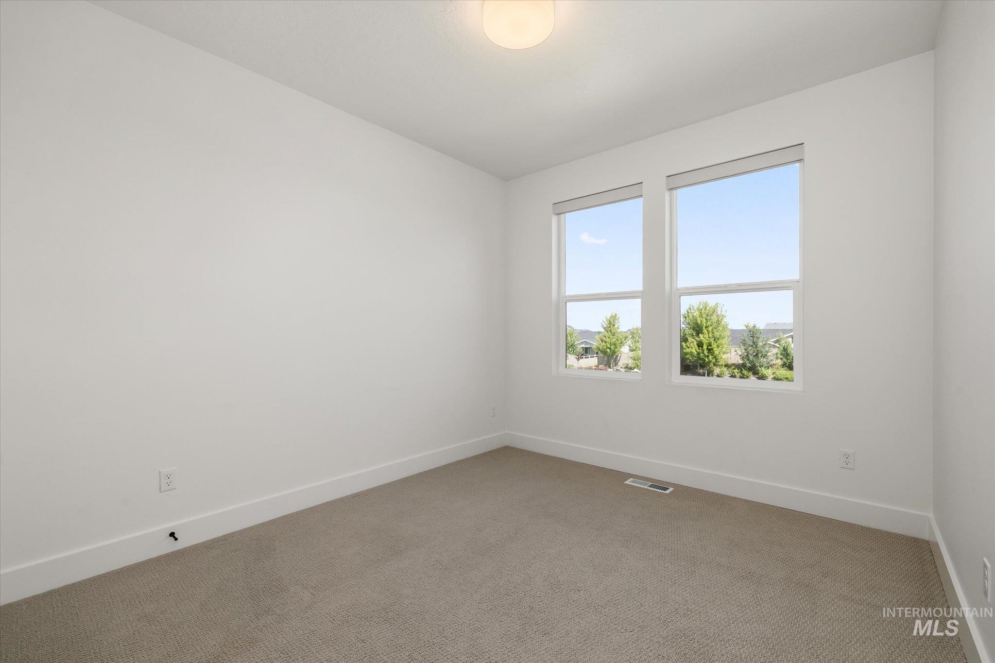 6416 S Astoria Ave Property Photo 42