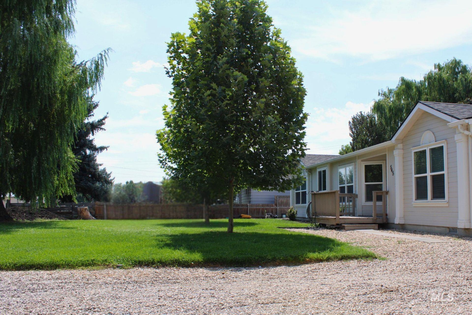 545 S Conover Property Photo 4