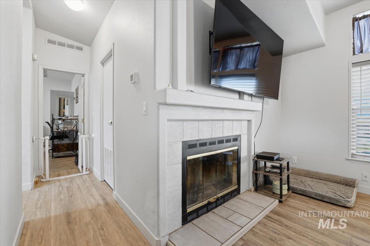 545 S Conover Property Photo 12