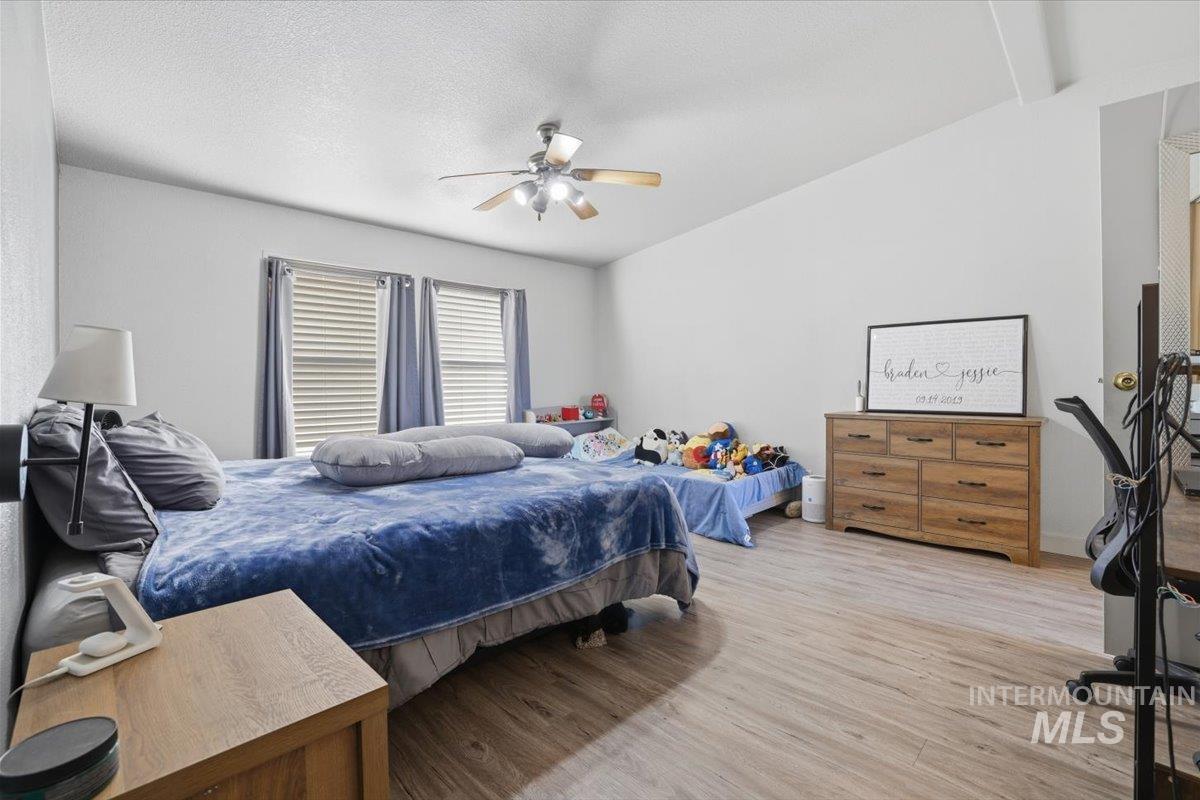 545 S Conover Property Photo 19