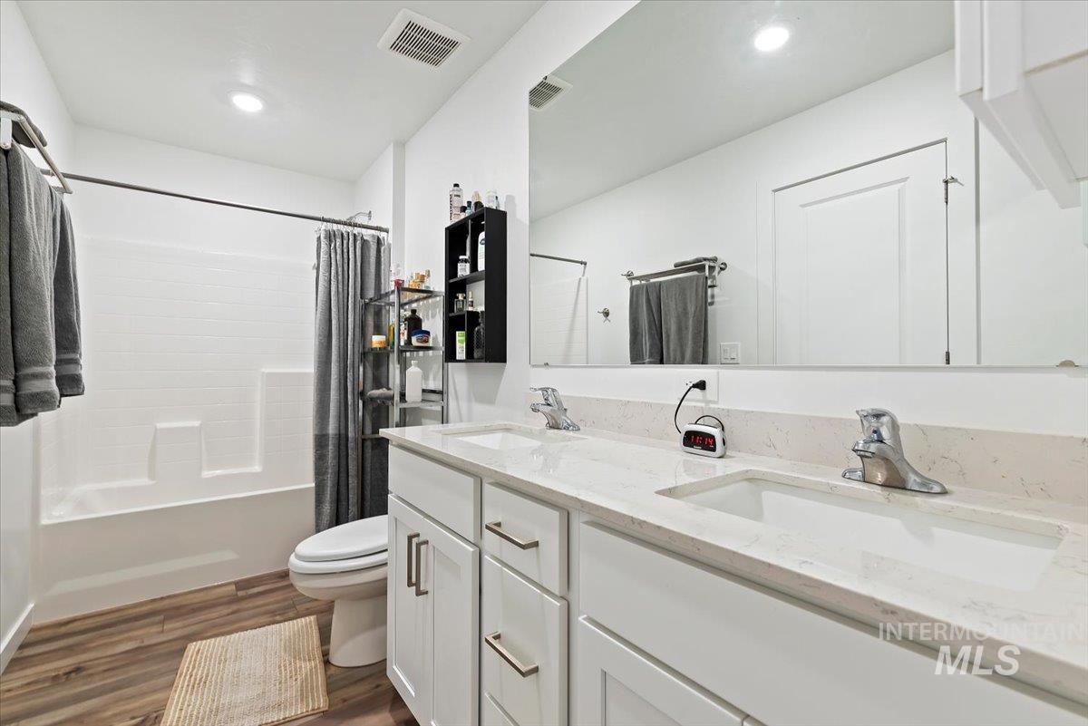 889 Education Street Property Photo 18