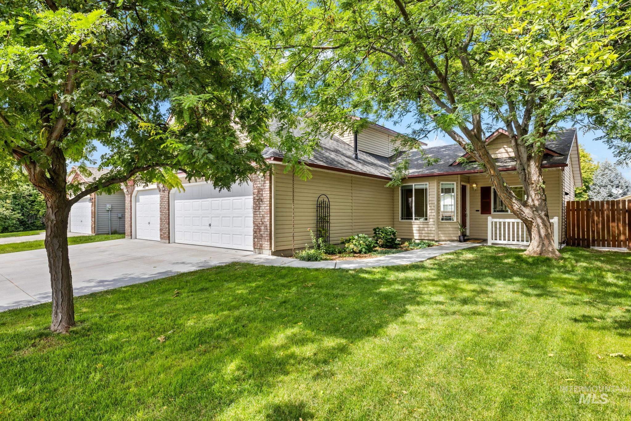 10570 Gossamer Ct Property Photo 2