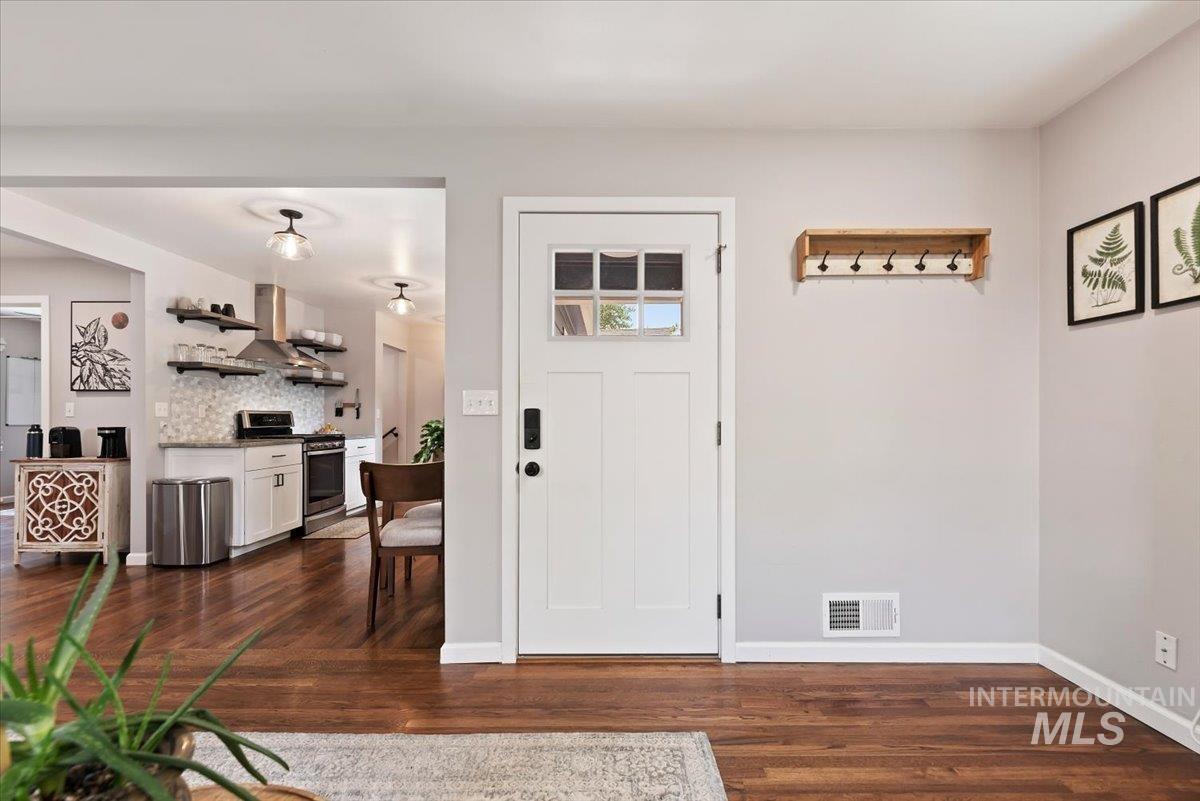 616 Brookdale Dr. Property Photo 10