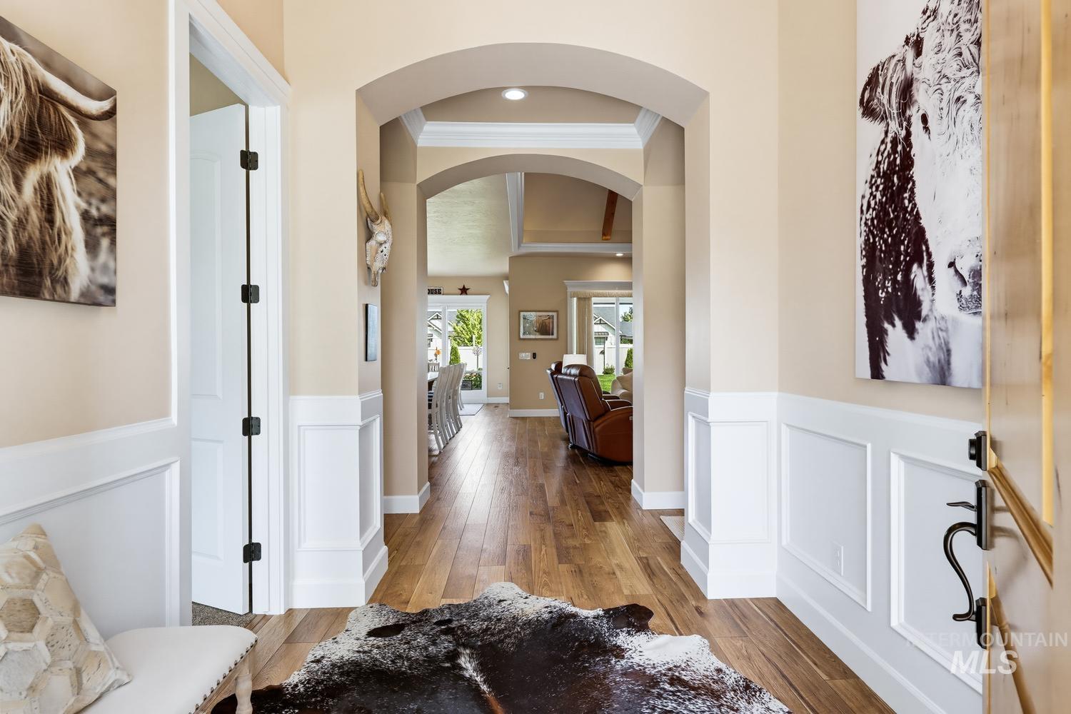 367 Bard Property Photo 6