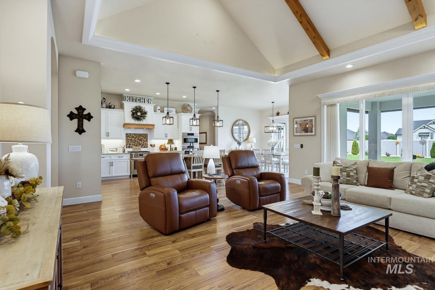 367 Bard Property Photo 11