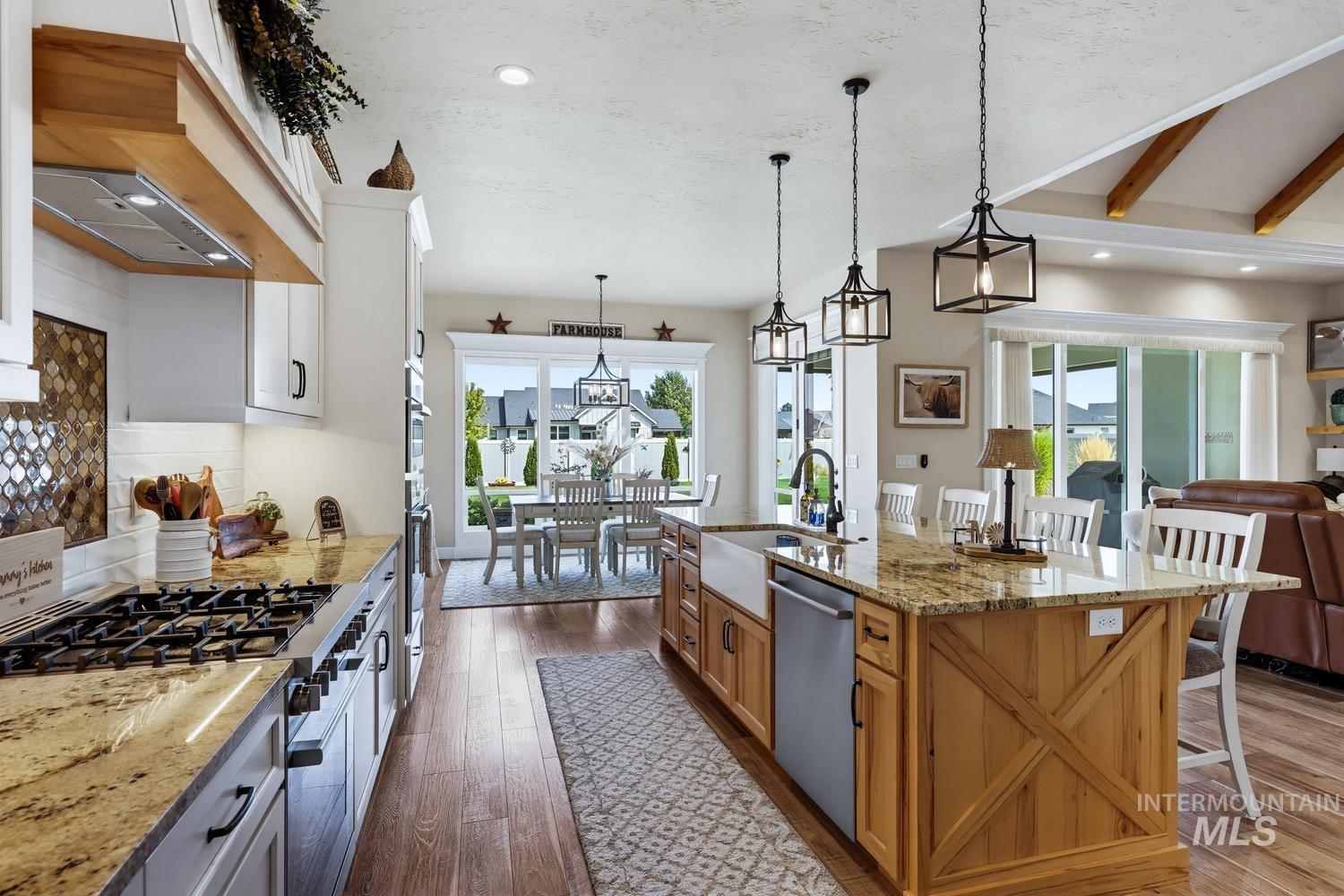 367 Bard Property Photo 17