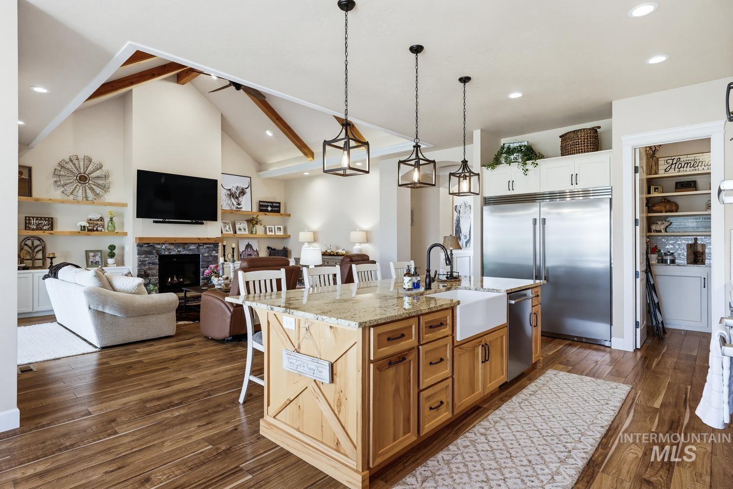 367 Bard Property Photo 18