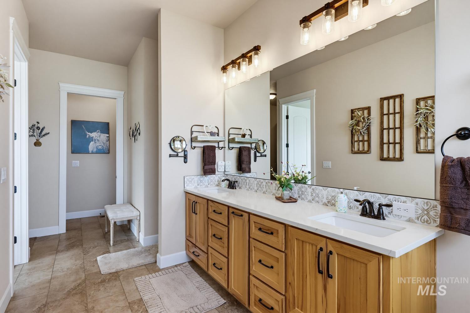 367 Bard Property Photo 25