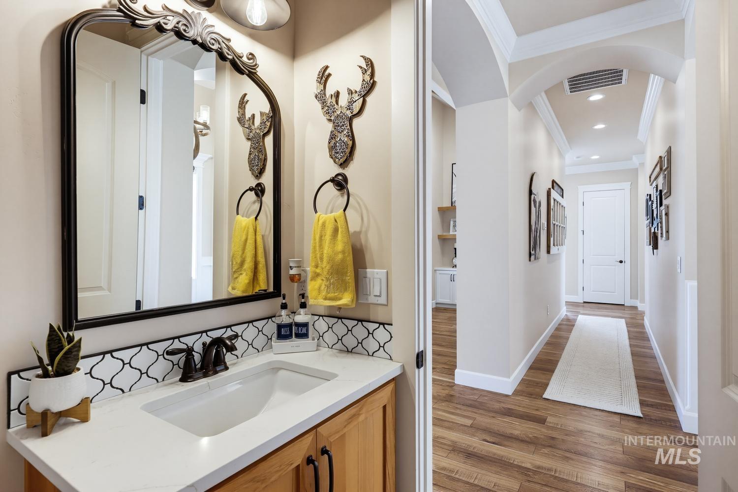 367 Bard Property Photo 34
