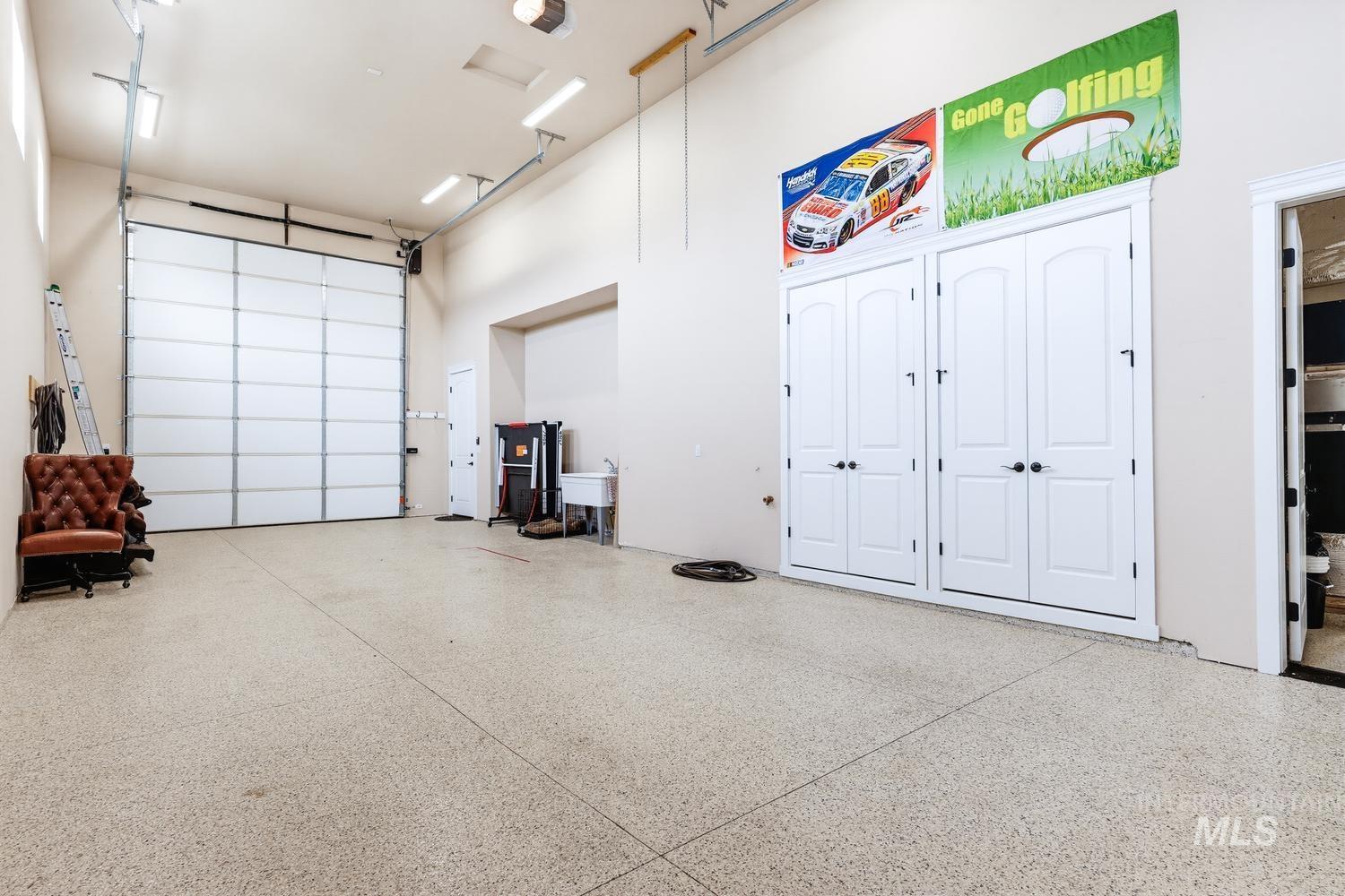 367 Bard Property Photo 40