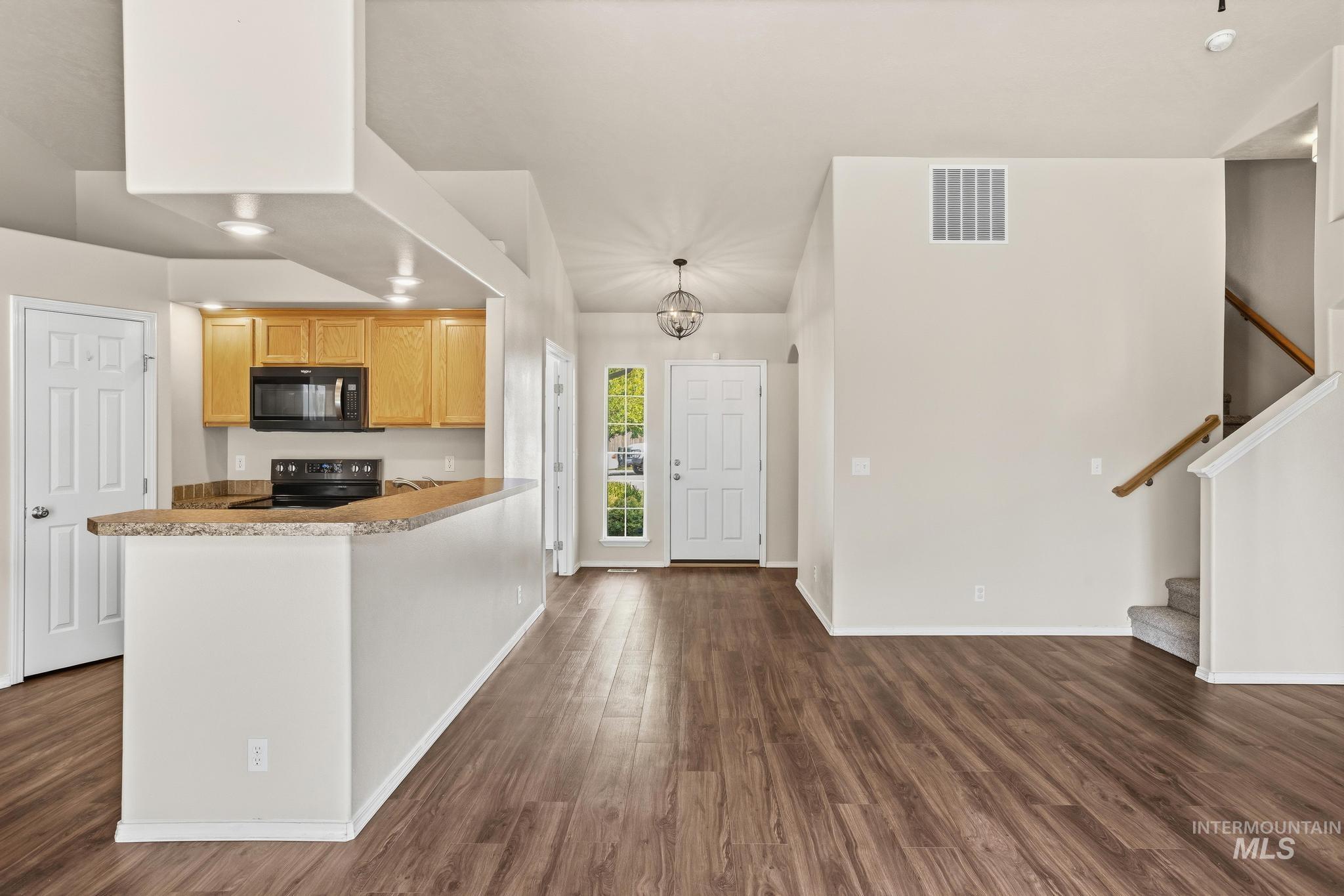 2757 Matterdale Property Photo 5