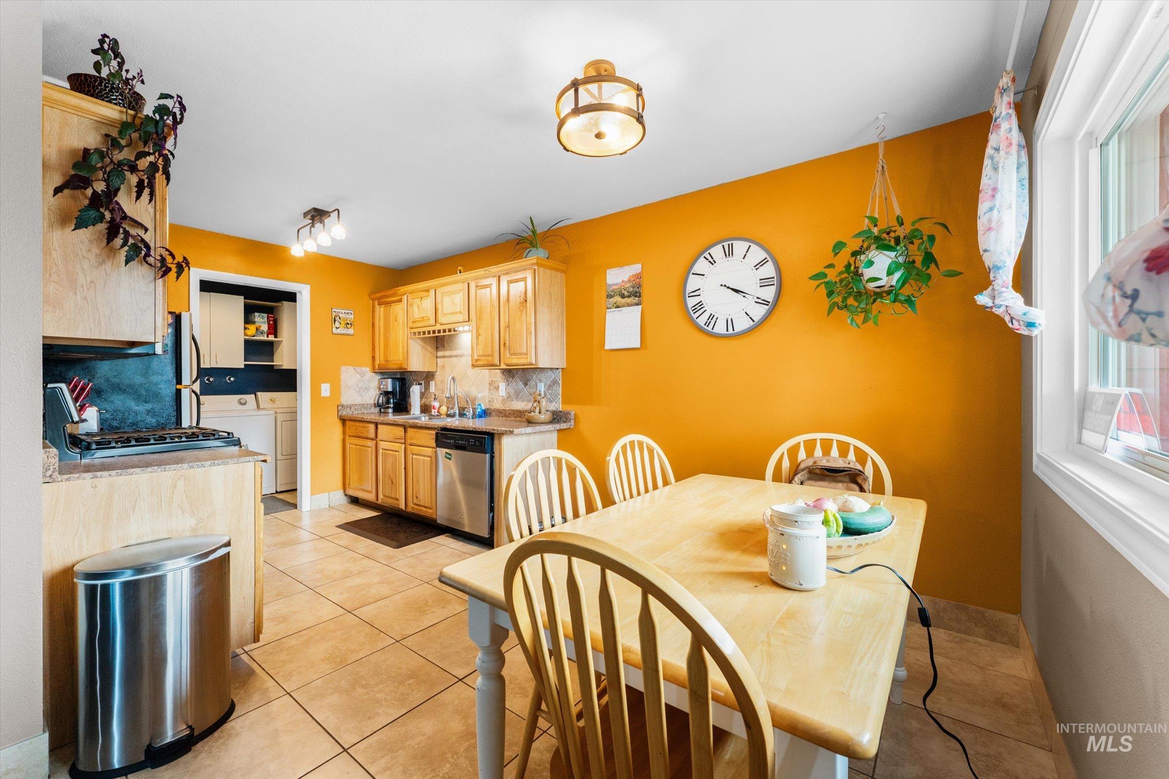 9860 W Fox Ridge Drive Property Photo 8