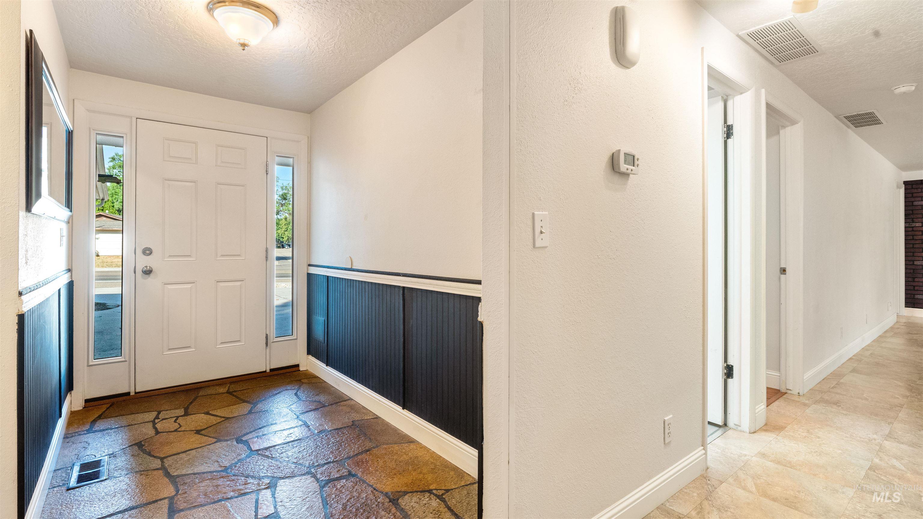 4054 N Maple Grove Rd Property Photo 10