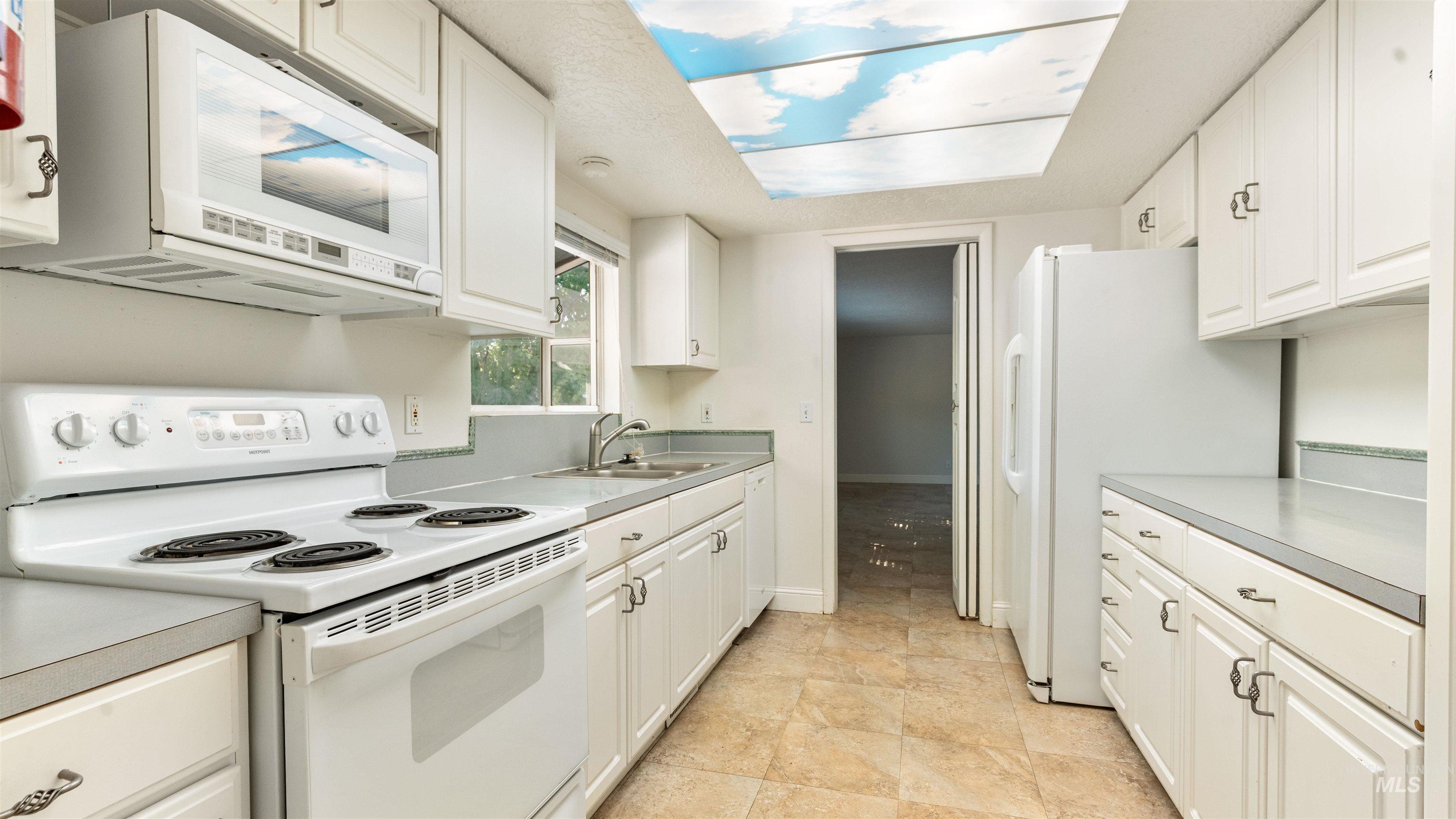 4054 N Maple Grove Rd Property Photo 17