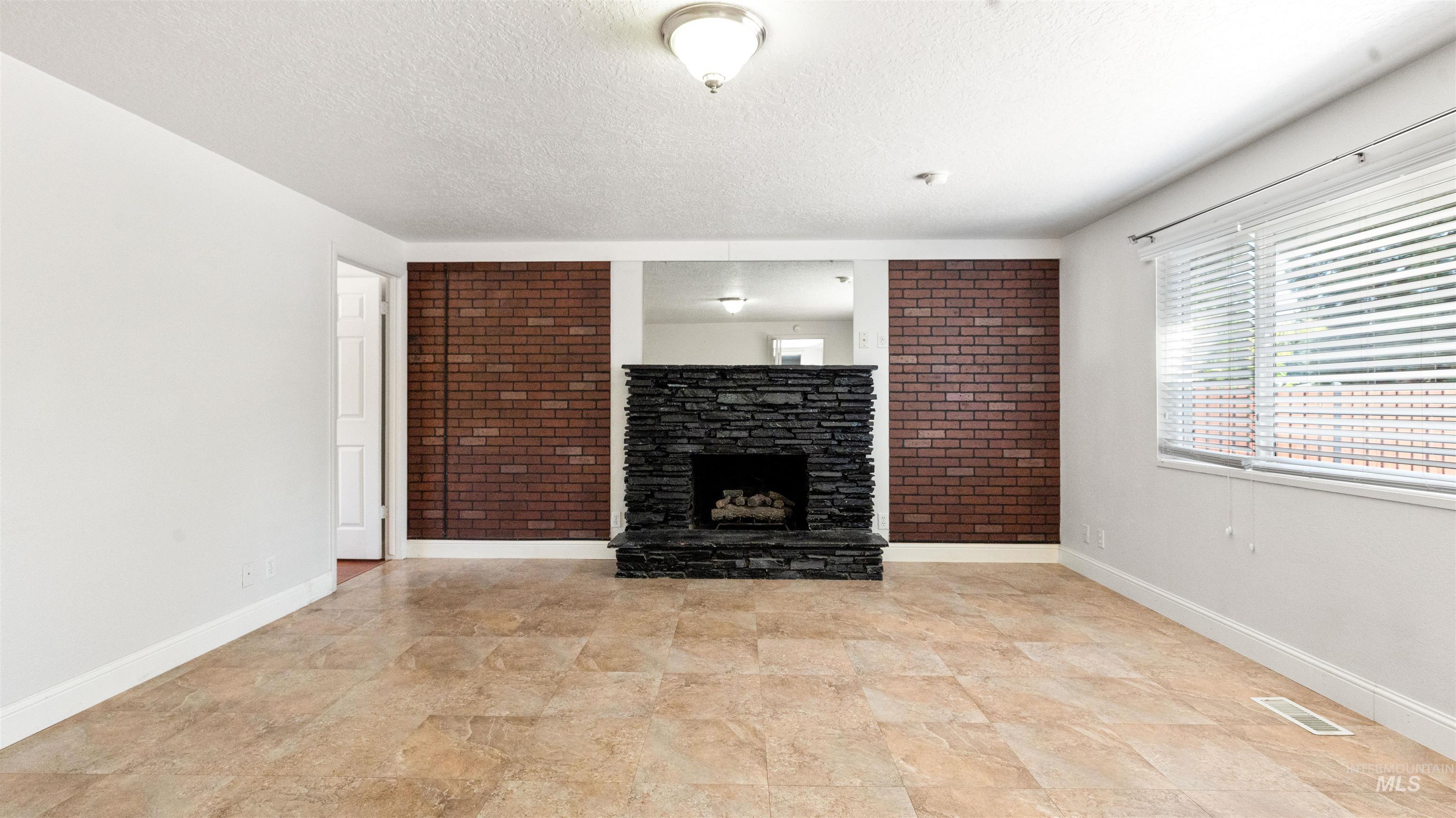 4054 N Maple Grove Rd Property Photo 18