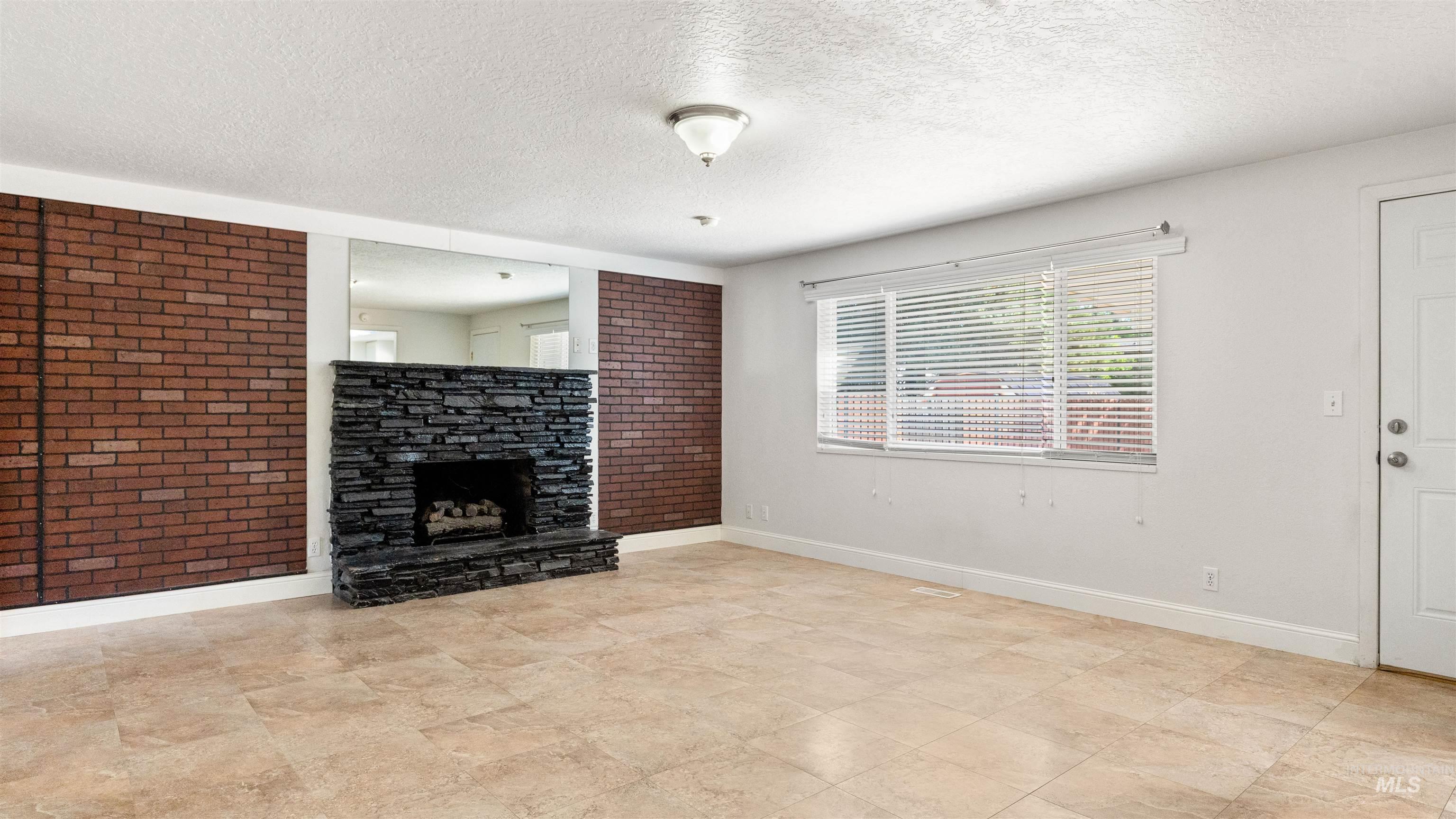 4054 N Maple Grove Rd Property Photo 19