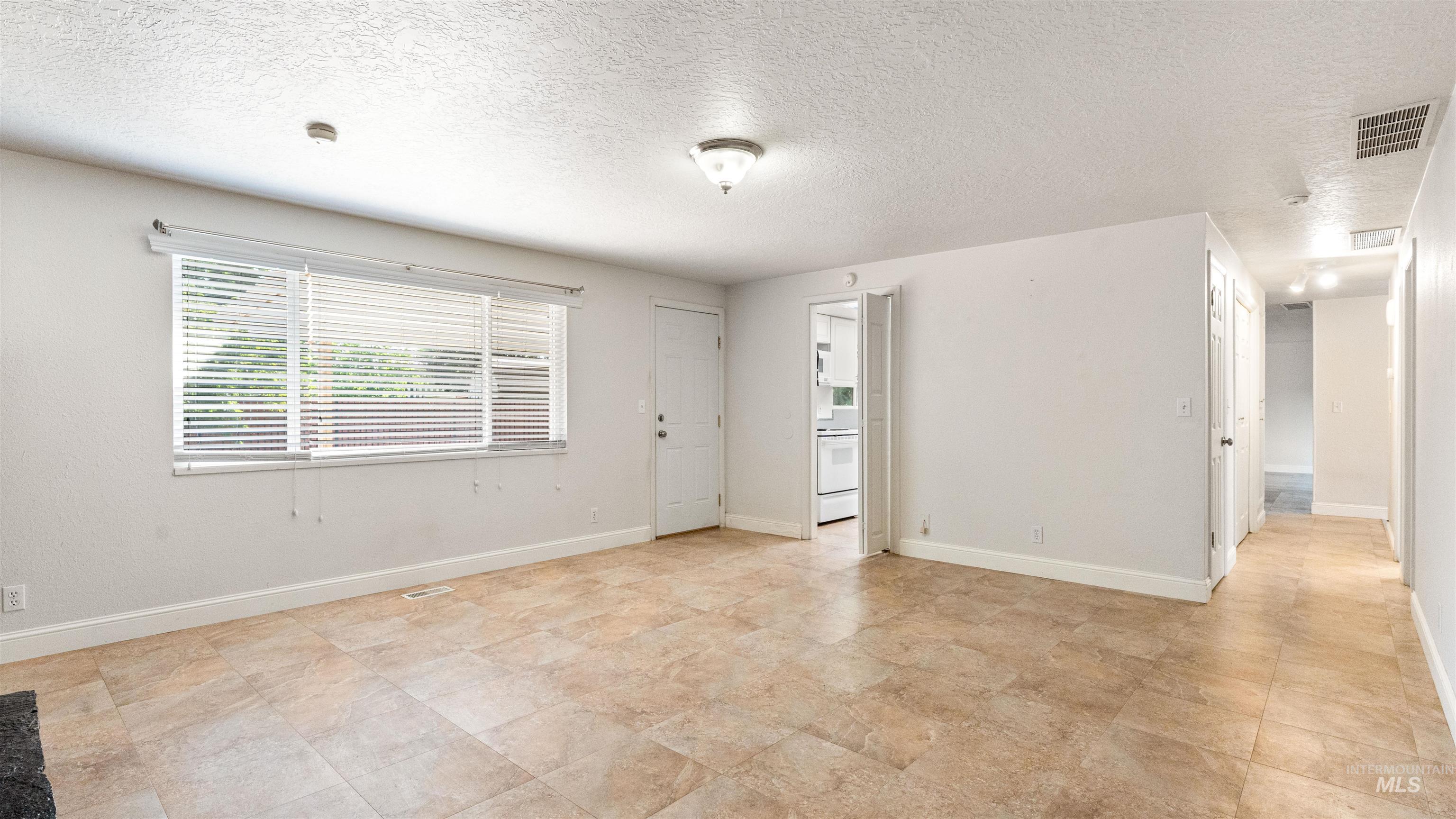 4054 N Maple Grove Rd Property Photo 20