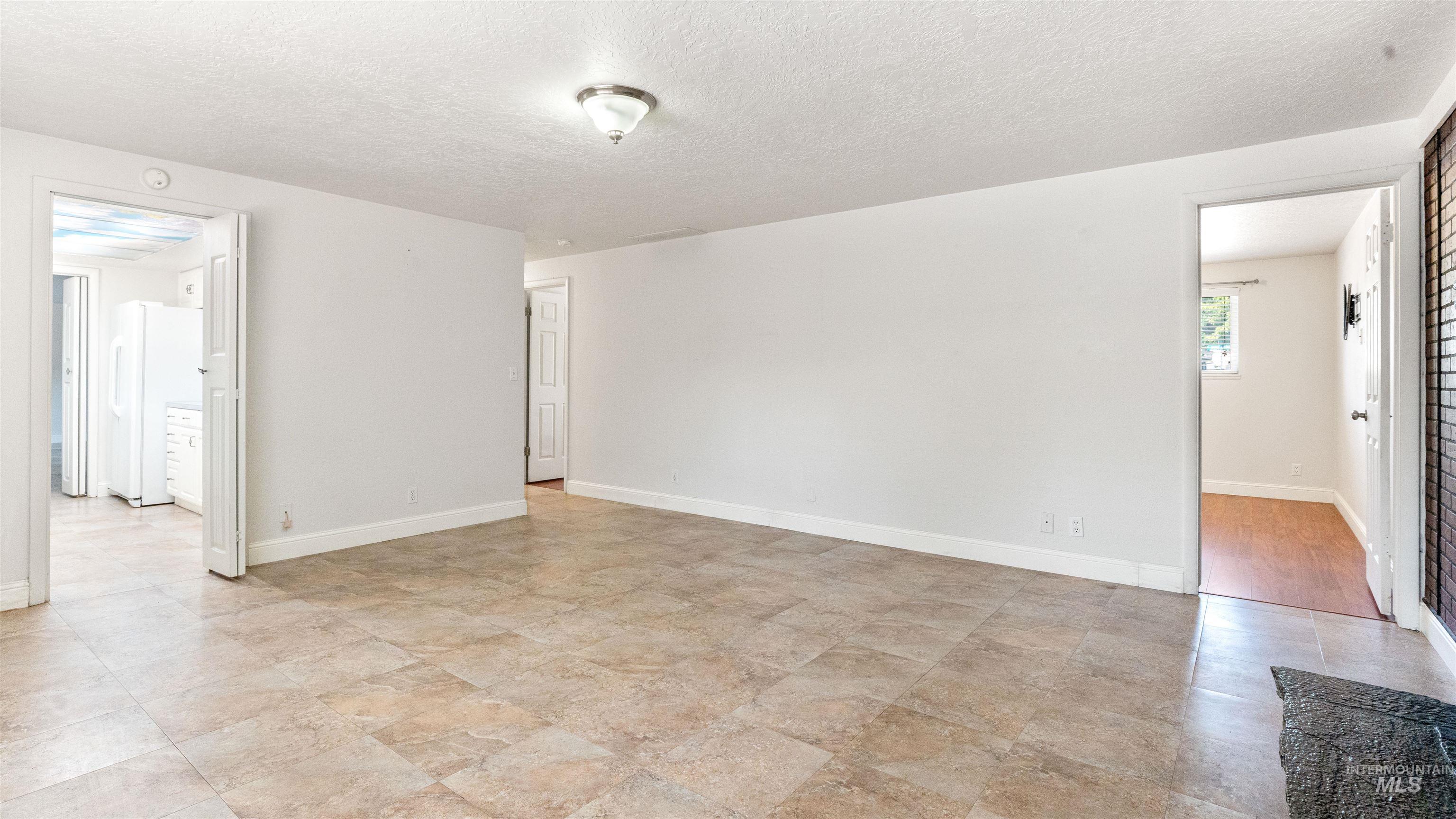 4054 N Maple Grove Rd Property Photo 21