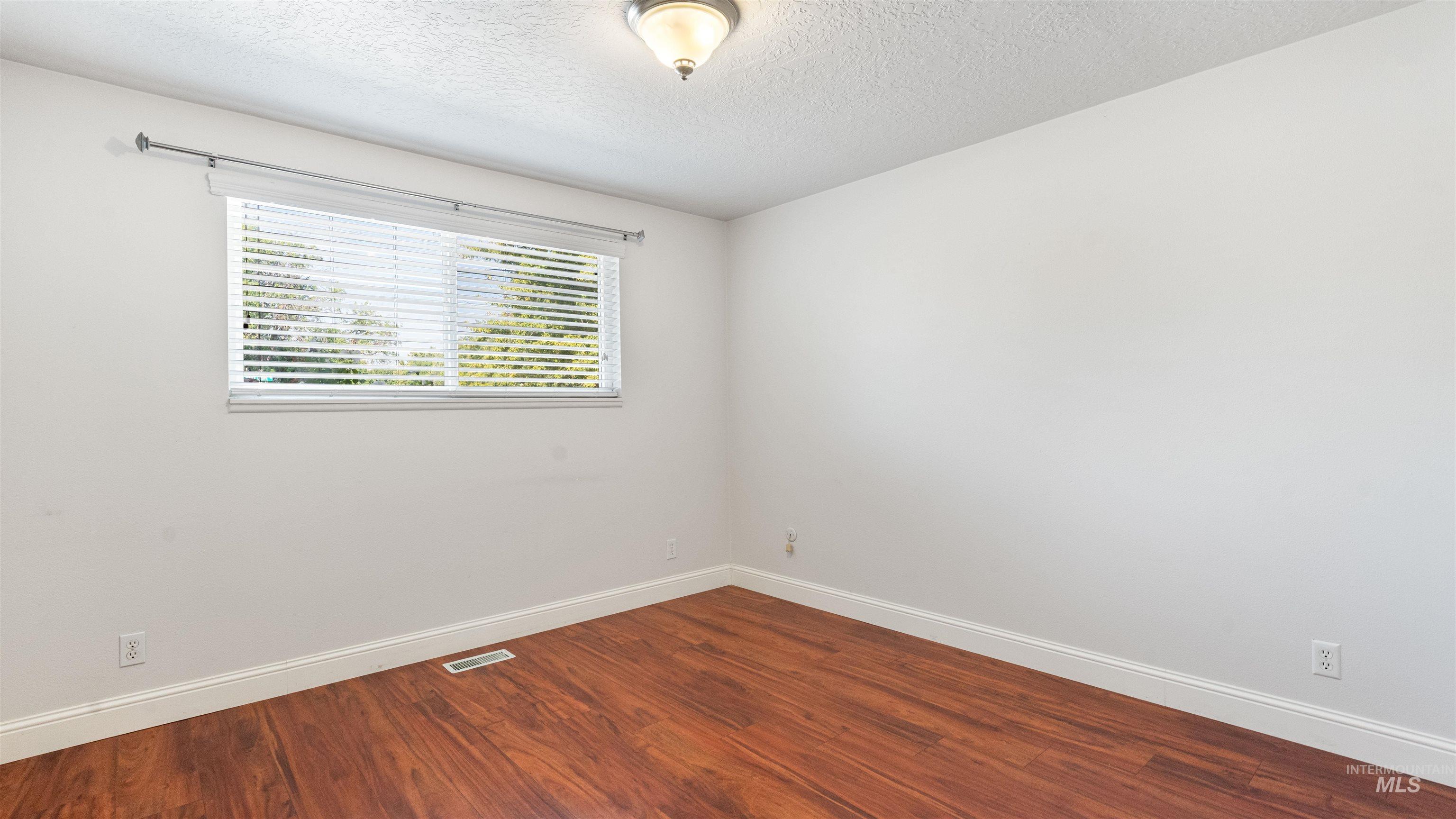 4054 N Maple Grove Rd Property Photo 30