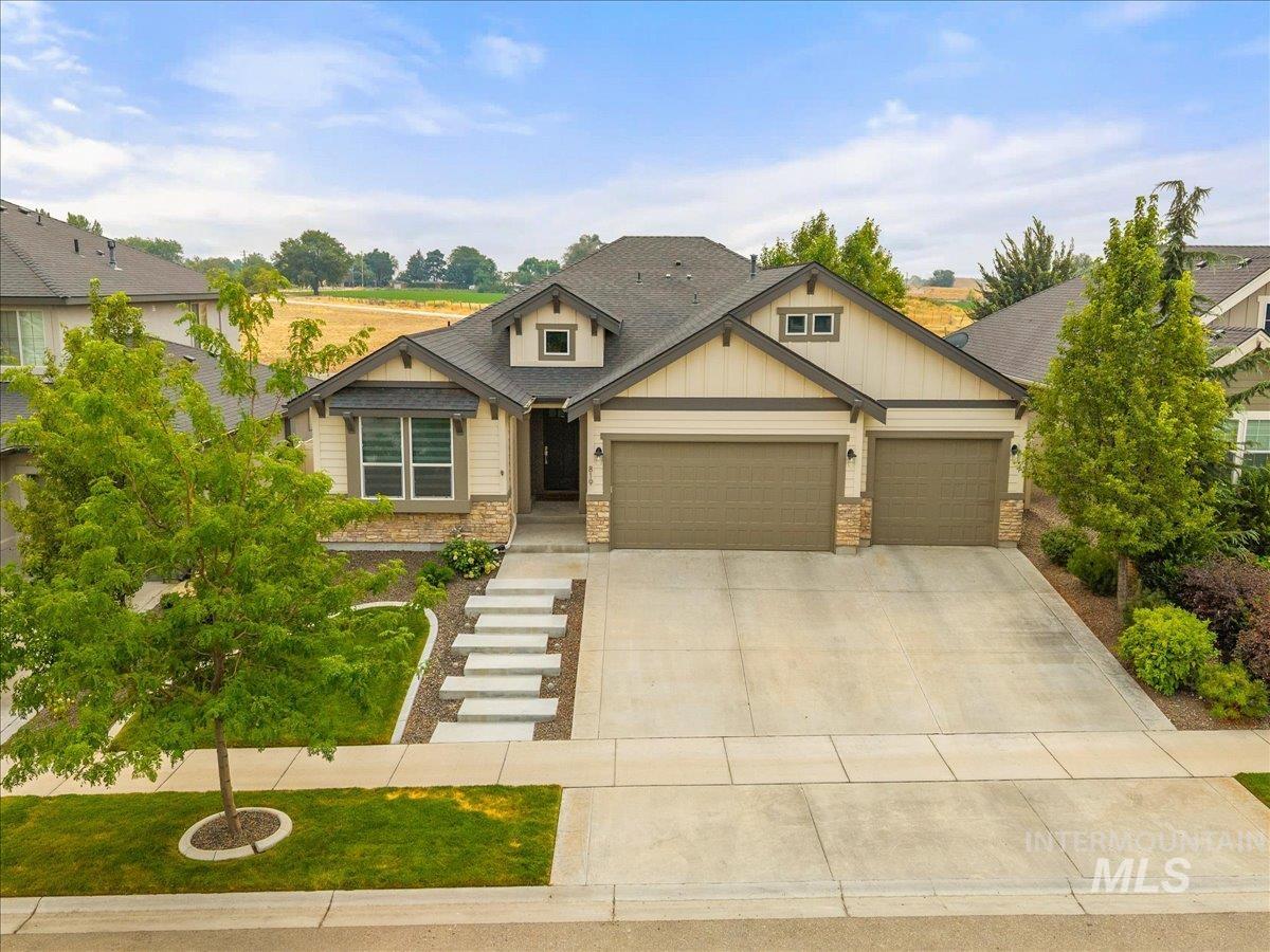 819 E Crest Ridge Property Photo 1